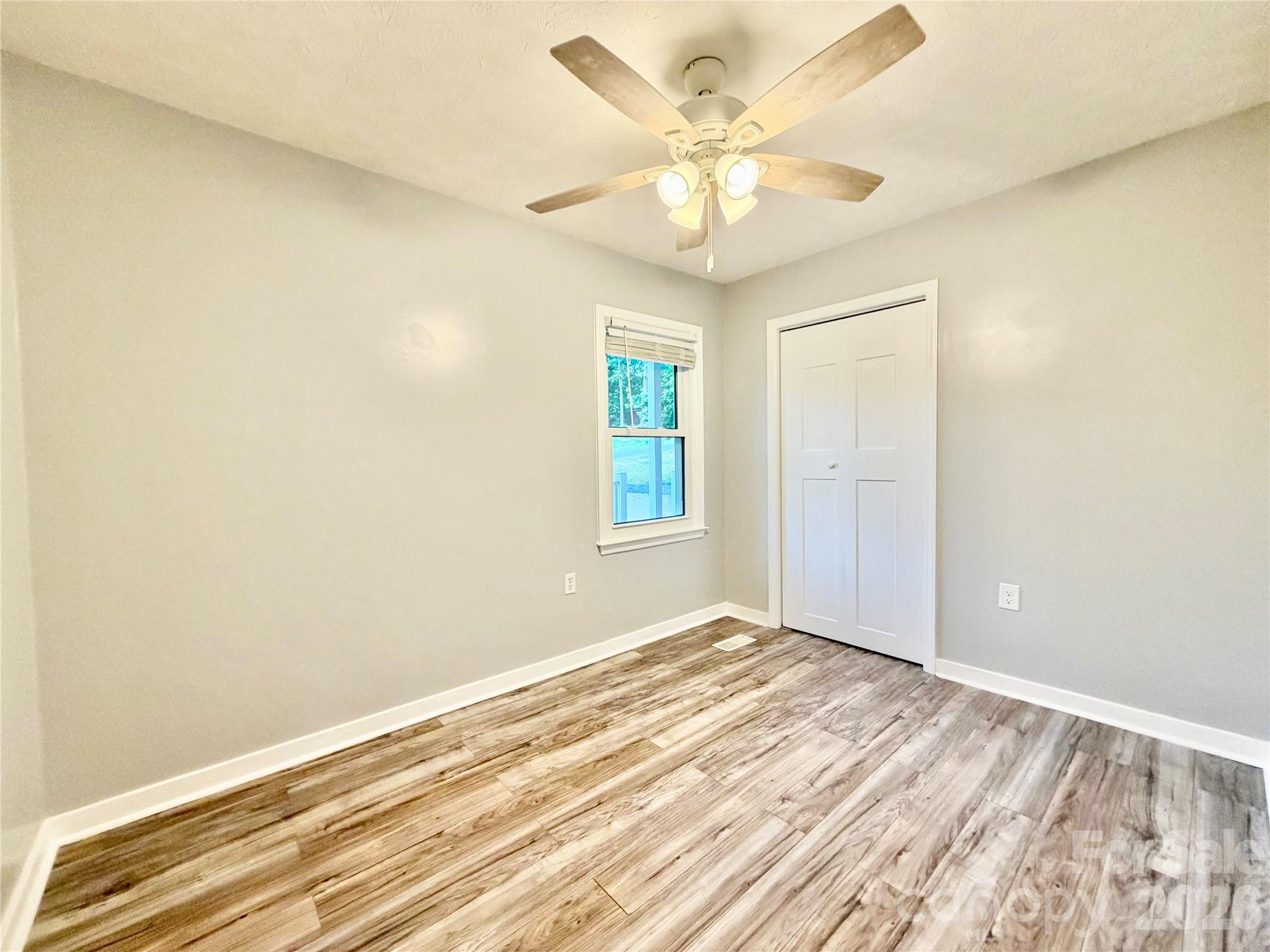 1586 Kenlane Drive — Hickory