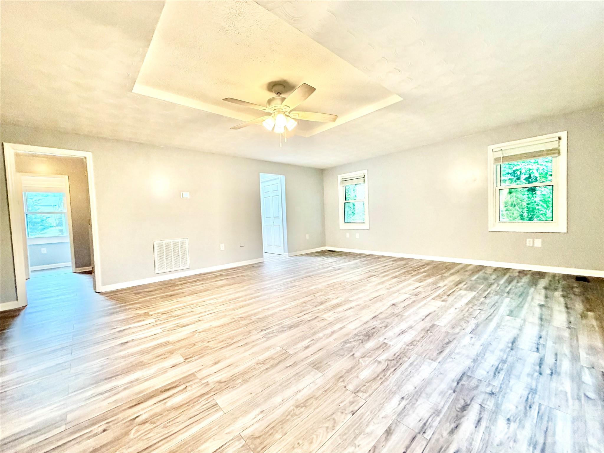 1586 Kenlane Drive — Hickory
