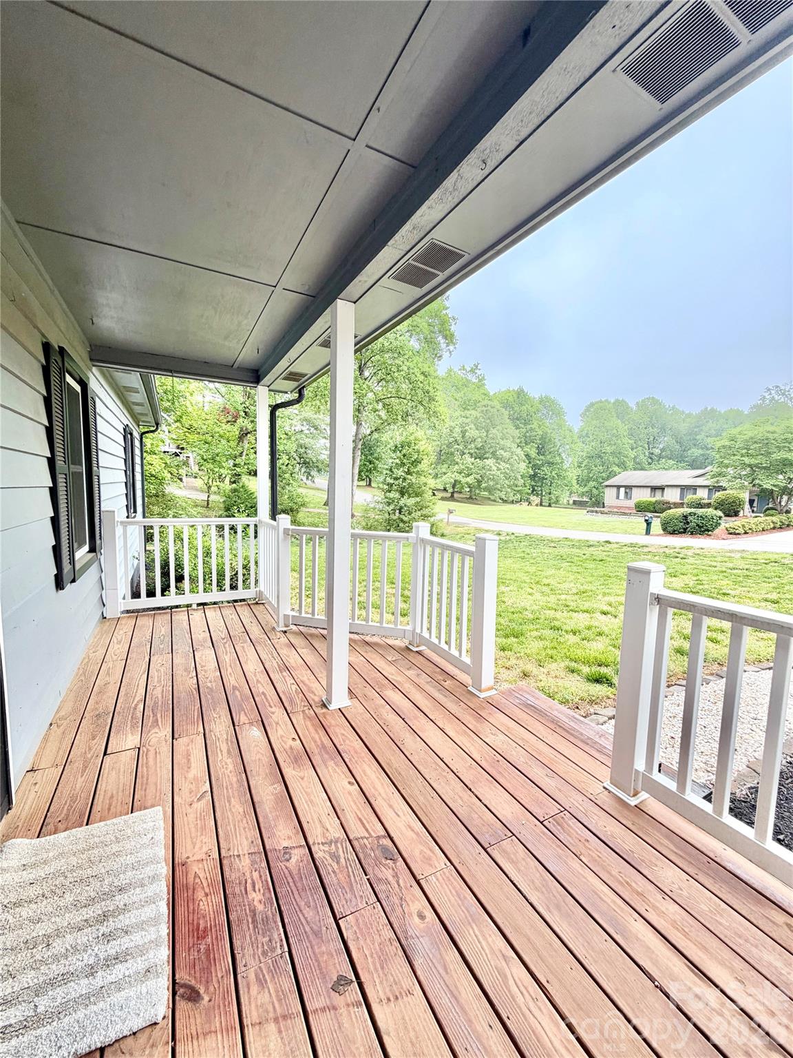 1586 Kenlane Drive — Hickory