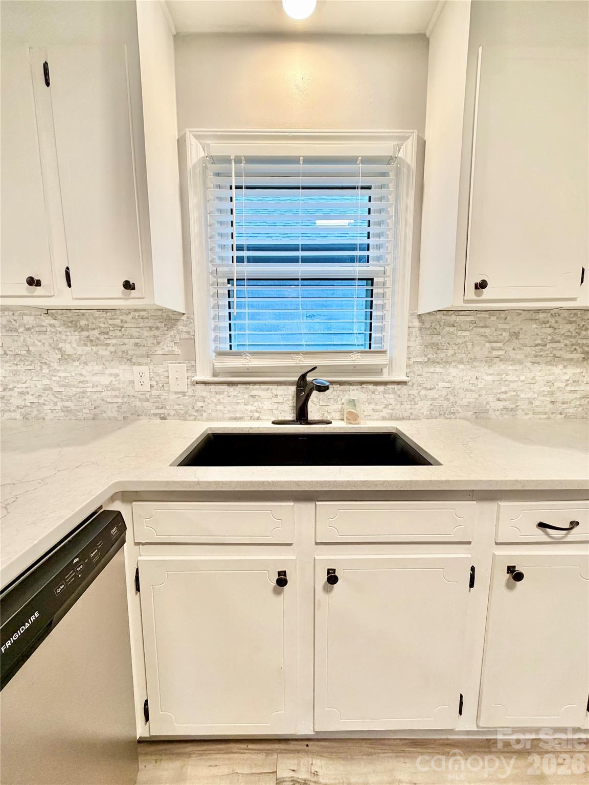 1586 Kenlane Drive — Hickory