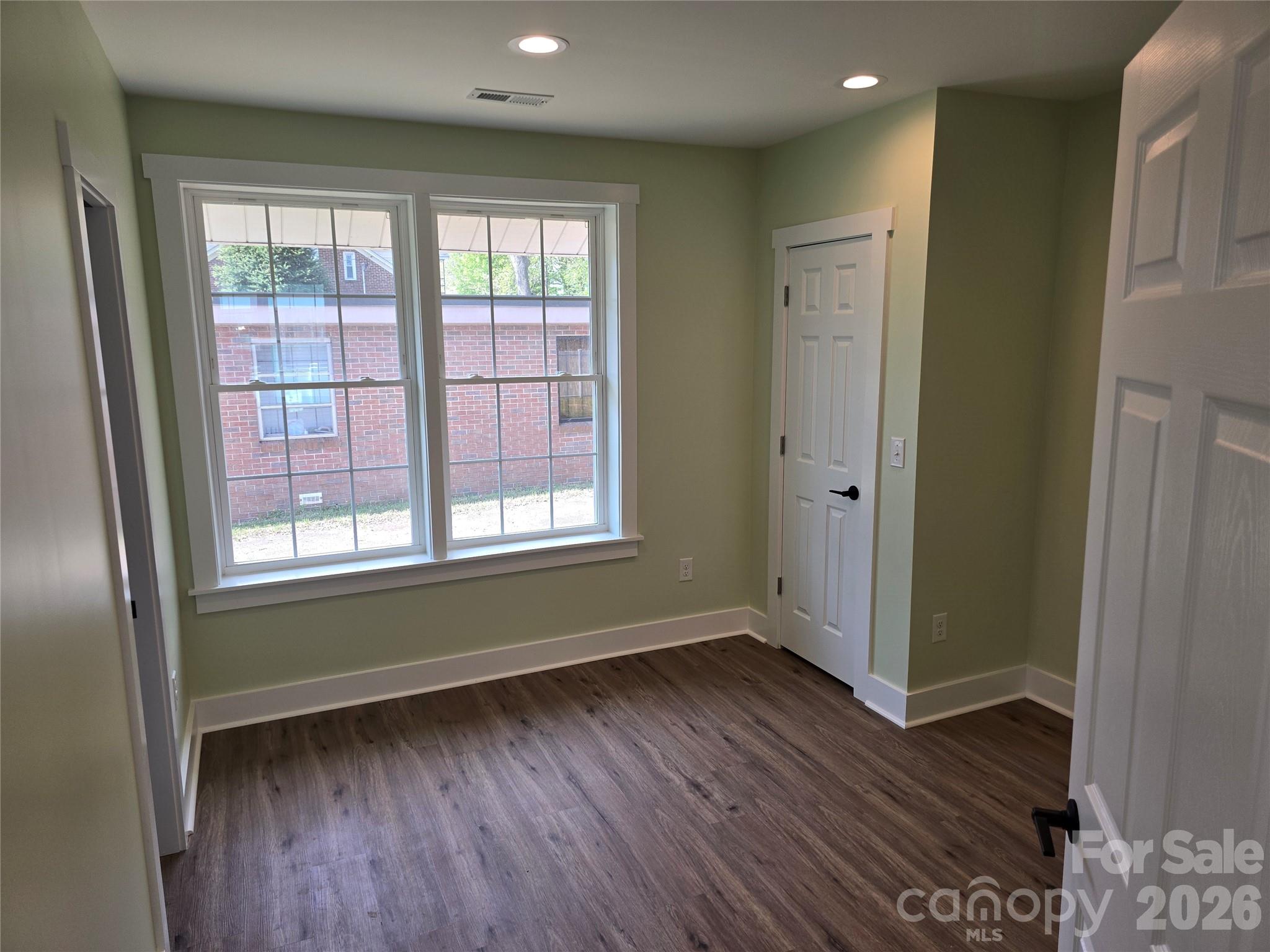 813 Highland Avenue SE — Hickory