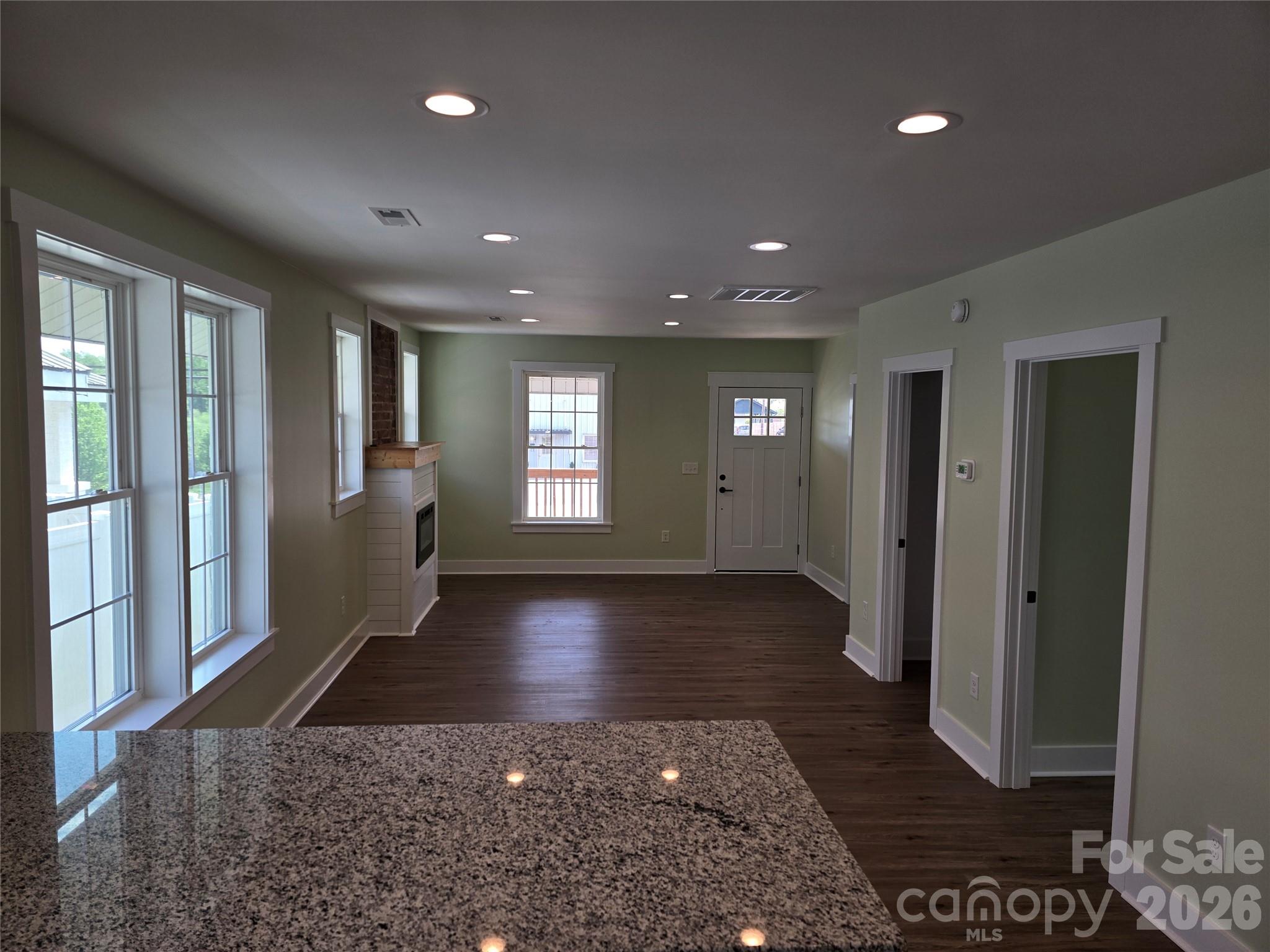 813 Highland Avenue SE — Hickory