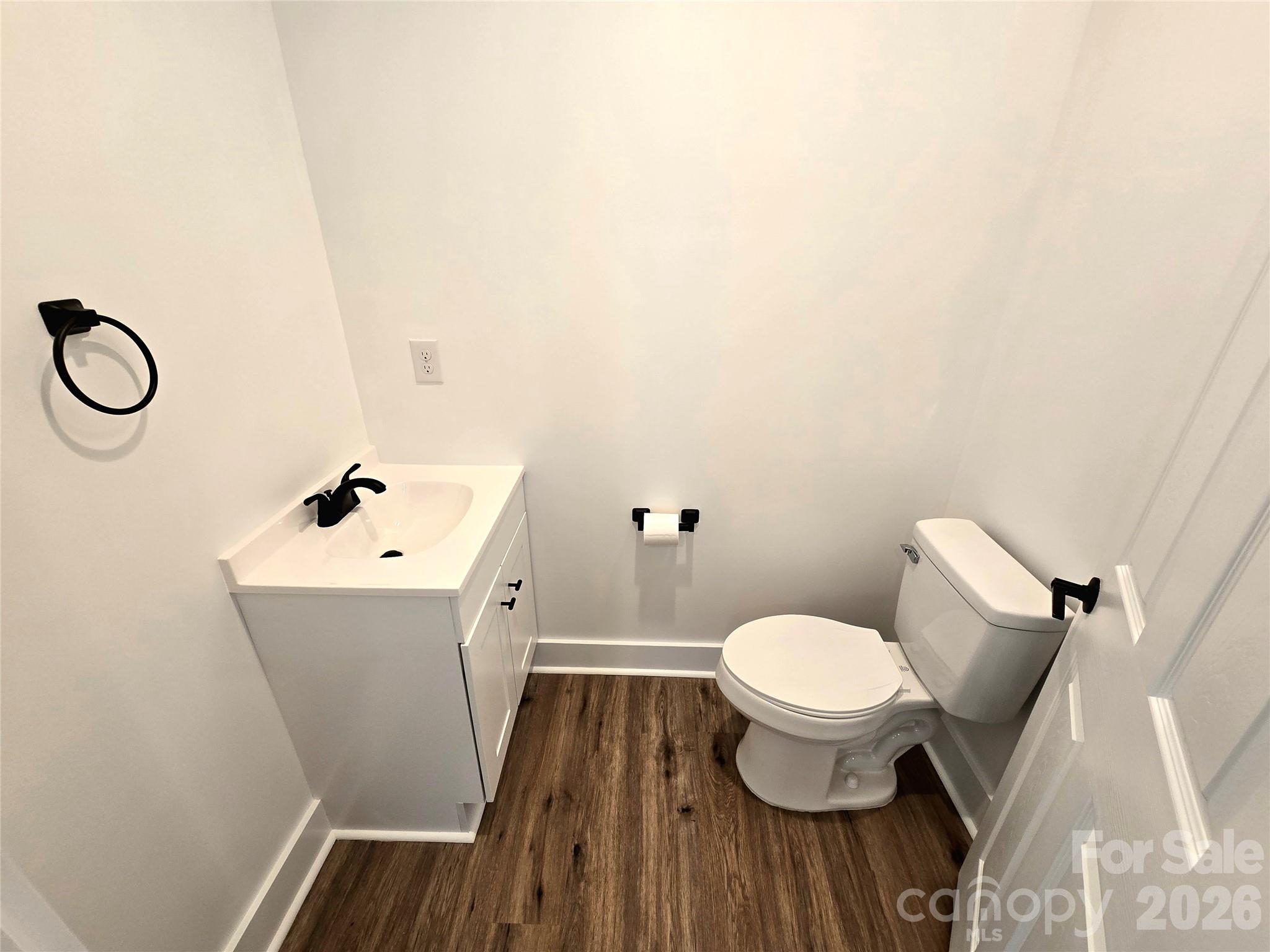 813 Highland Avenue SE — Hickory