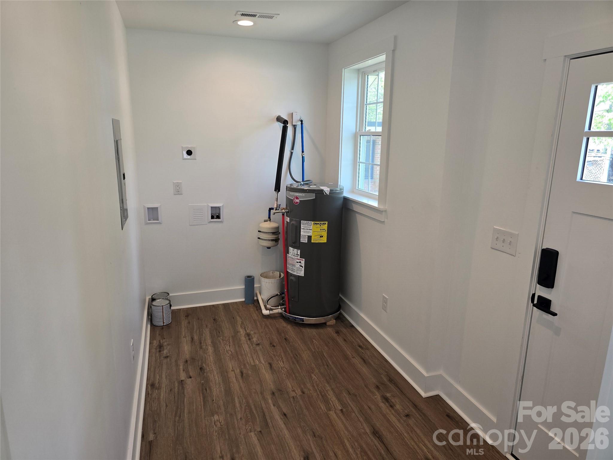 813 Highland Avenue SE — Hickory