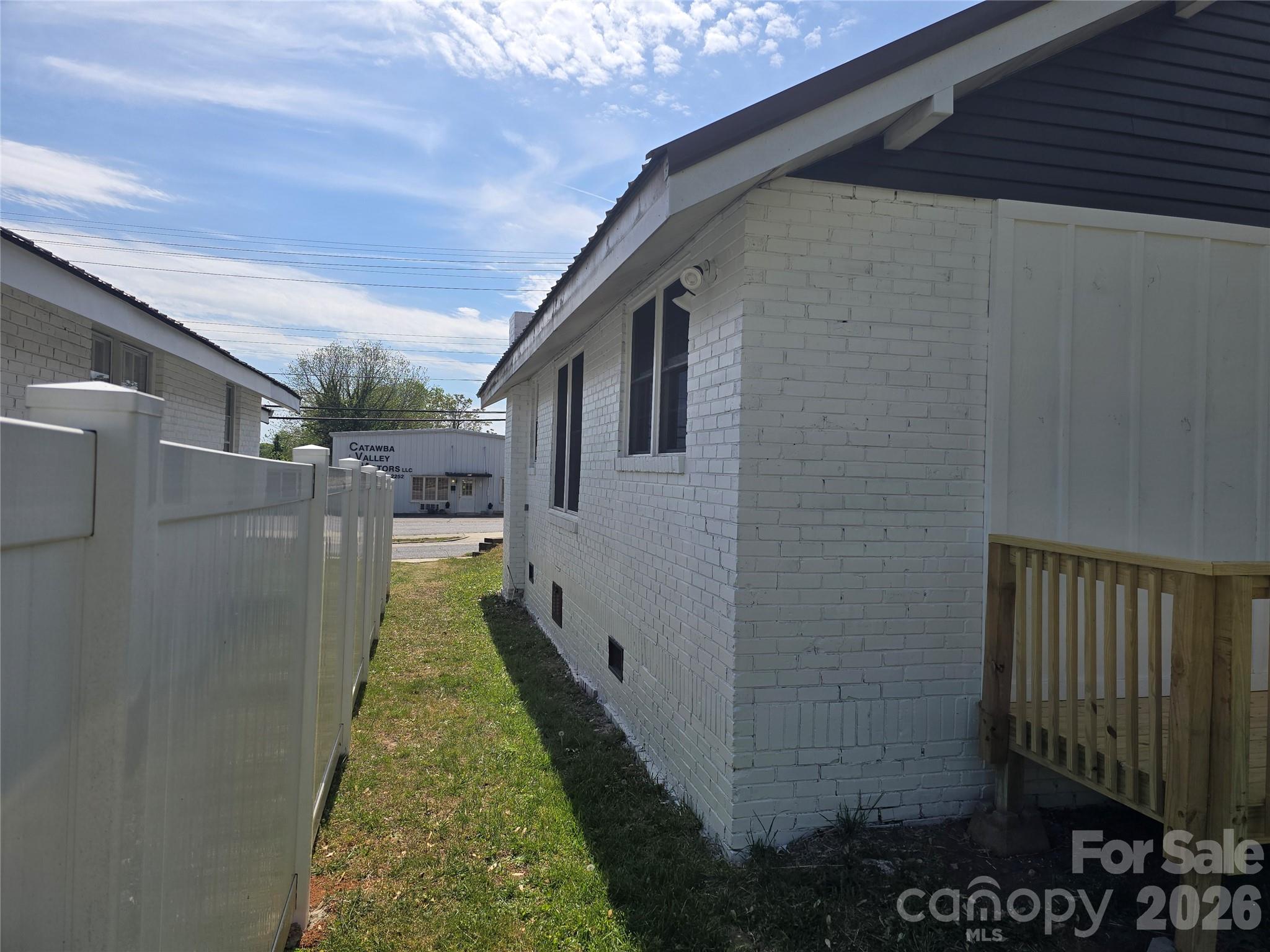 813 Highland Avenue SE — Hickory