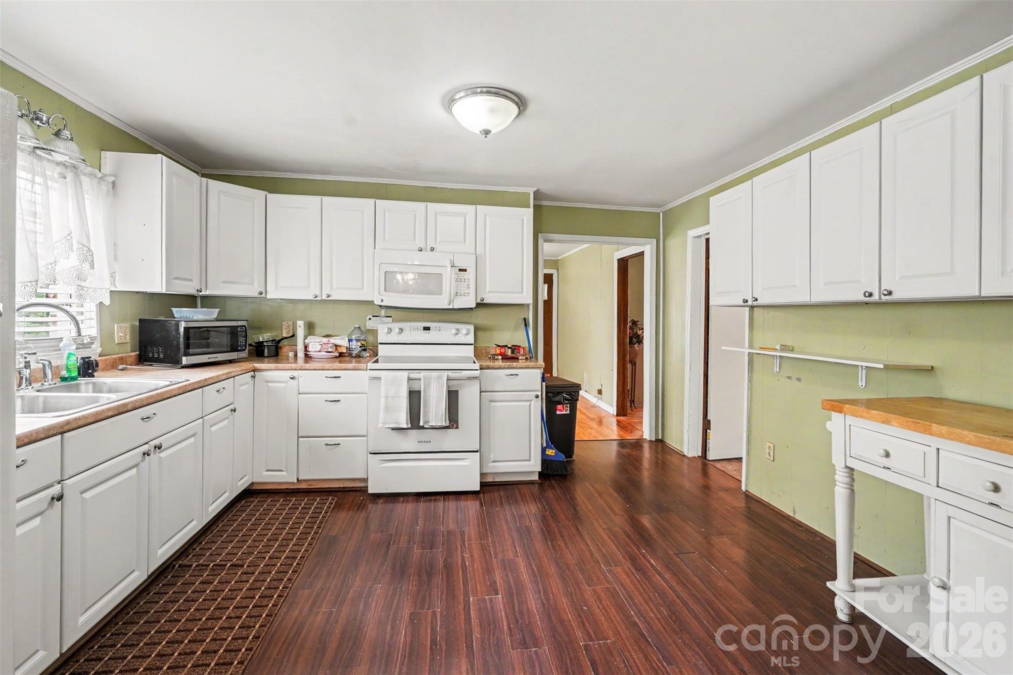 301 Hampton Road — Lancaster