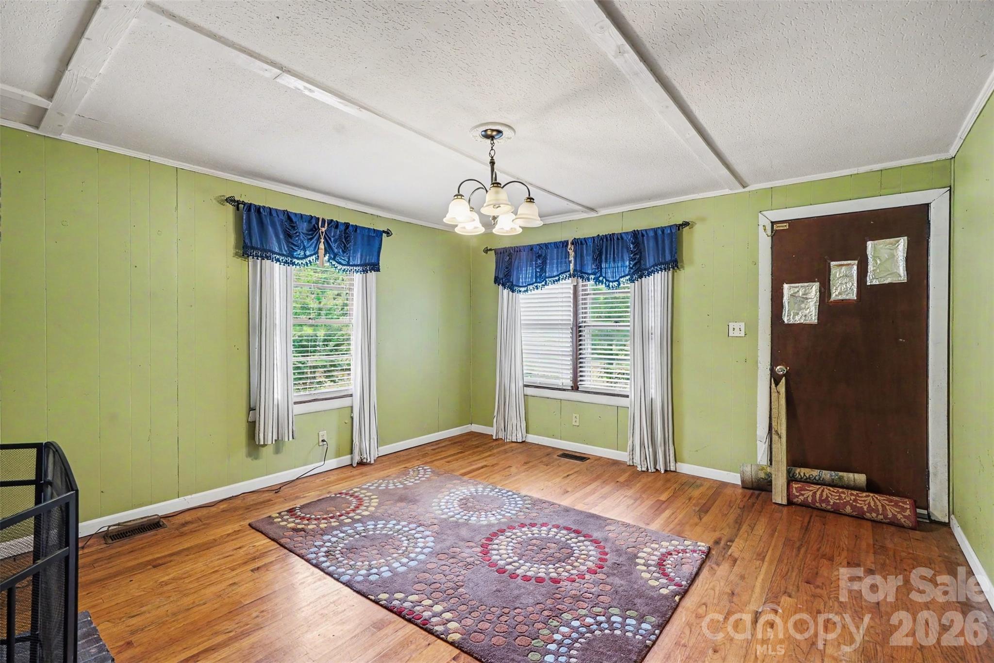301 Hampton Road — Lancaster