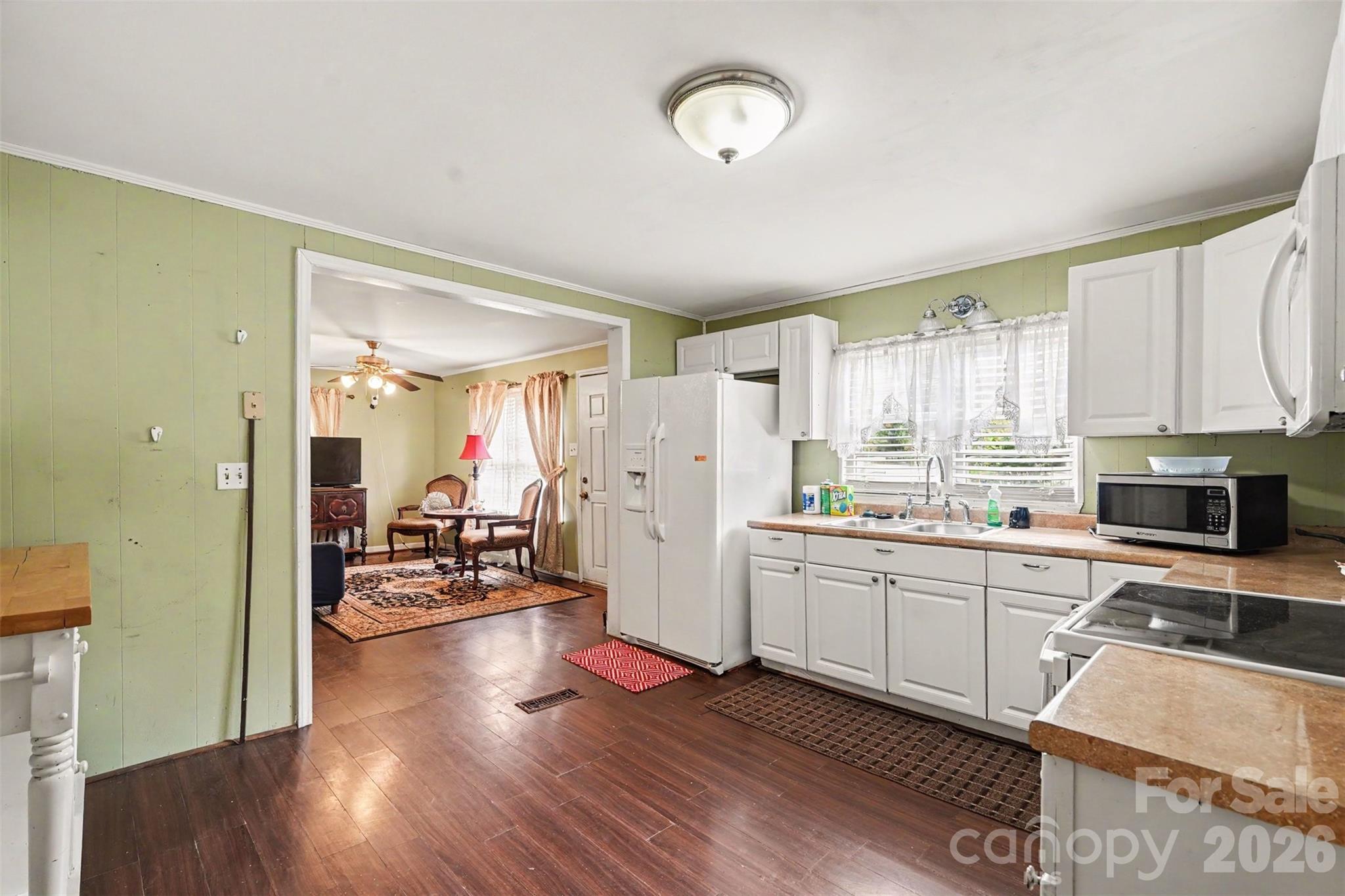 301 Hampton Road — Lancaster