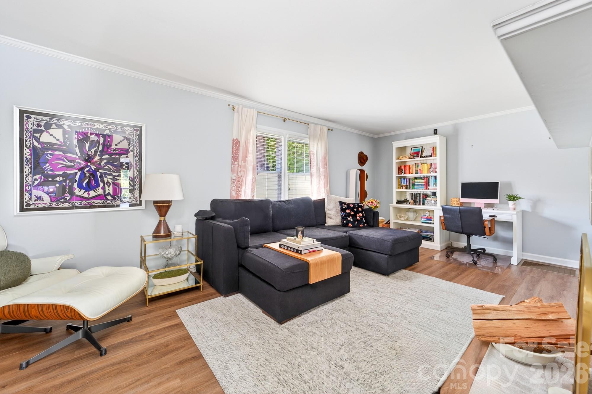 6220 Sharon Road — Charlotte