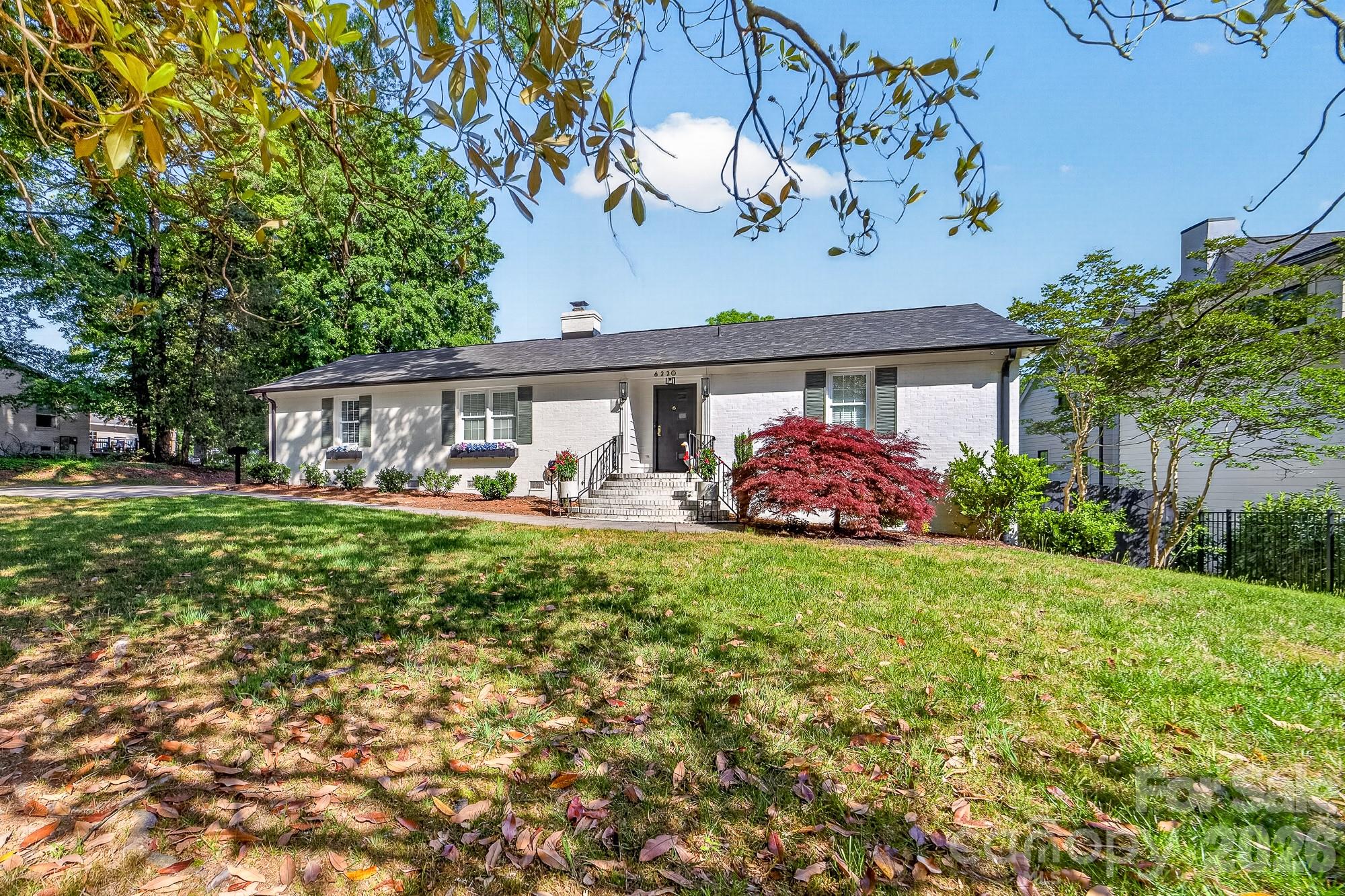 6220 Sharon Road — Charlotte