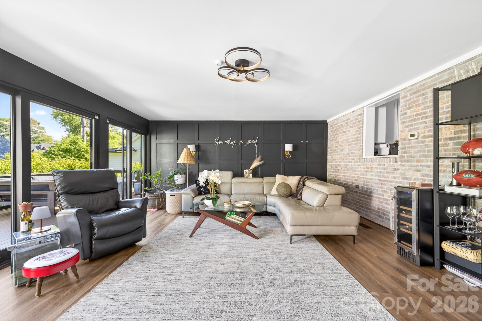 6220 Sharon Road — Charlotte