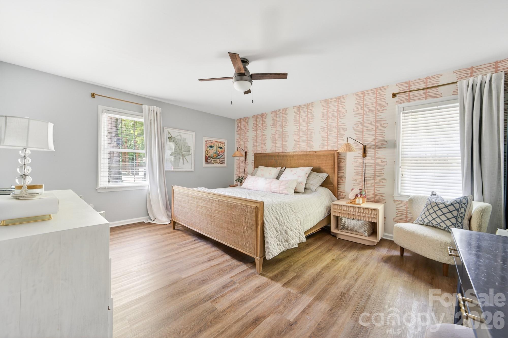 6220 Sharon Road — Charlotte