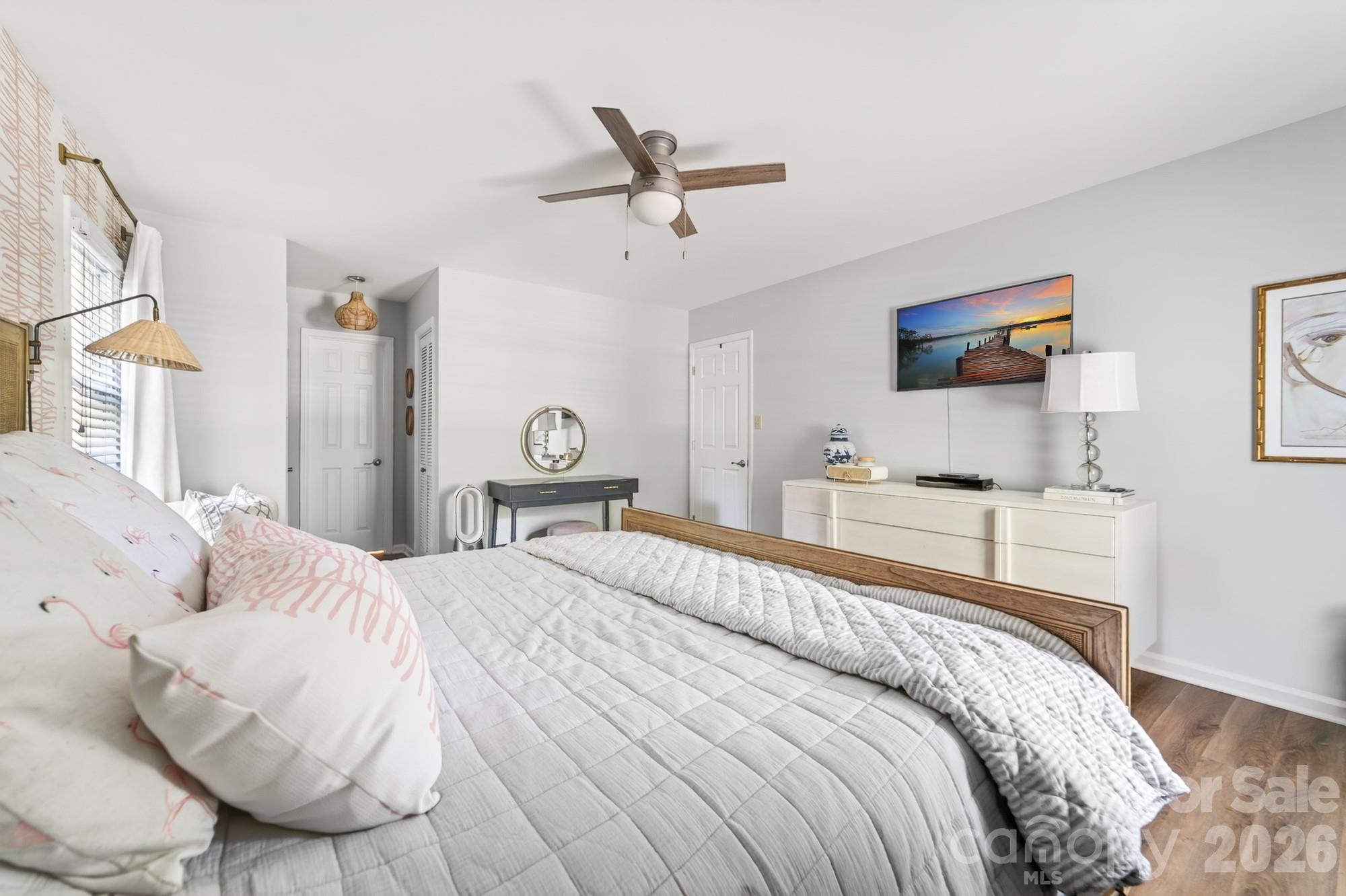 6220 Sharon Road — Charlotte