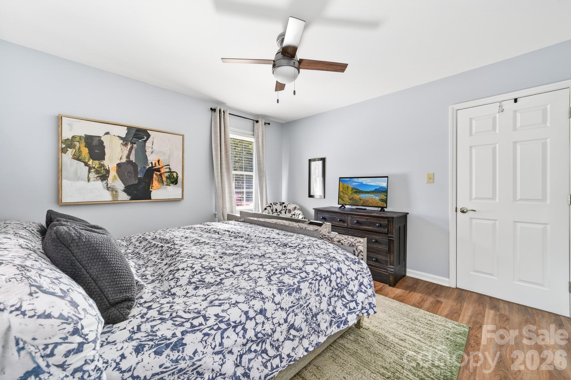 6220 Sharon Road — Charlotte