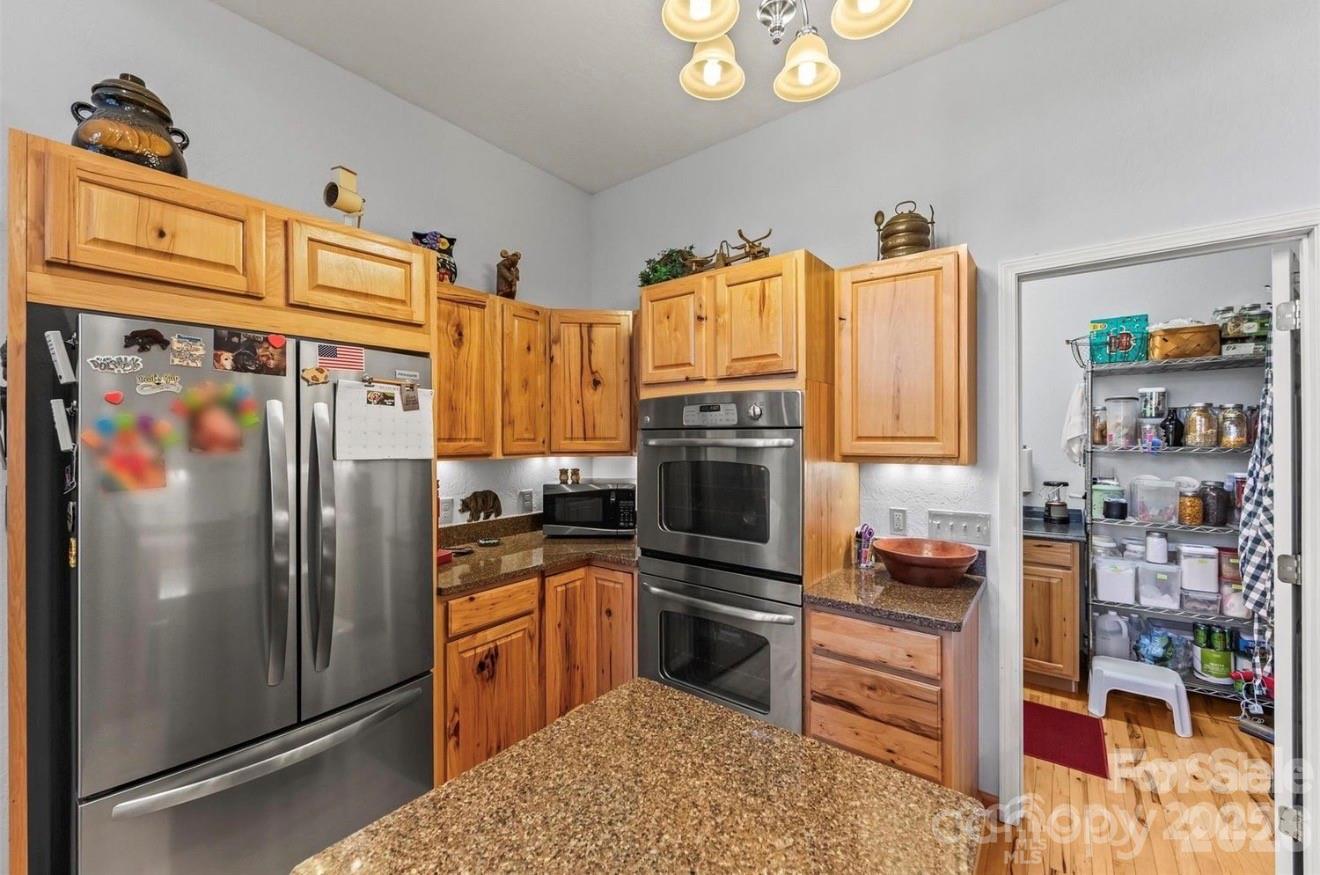 461 N Mallard Cove — Almond