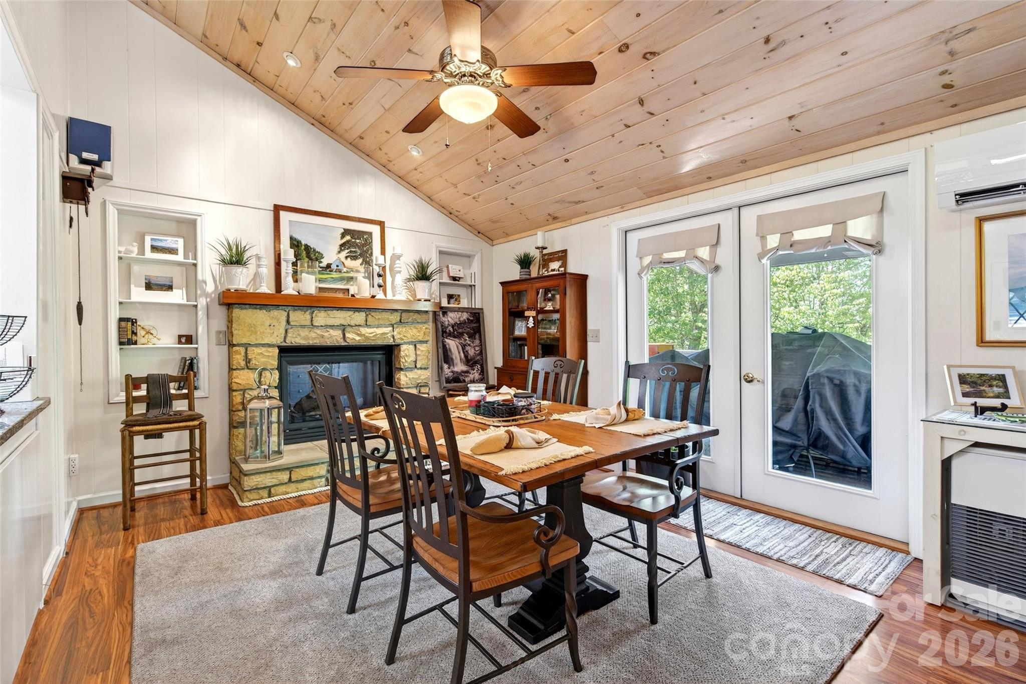 334 Harbor Lake Road — Newland