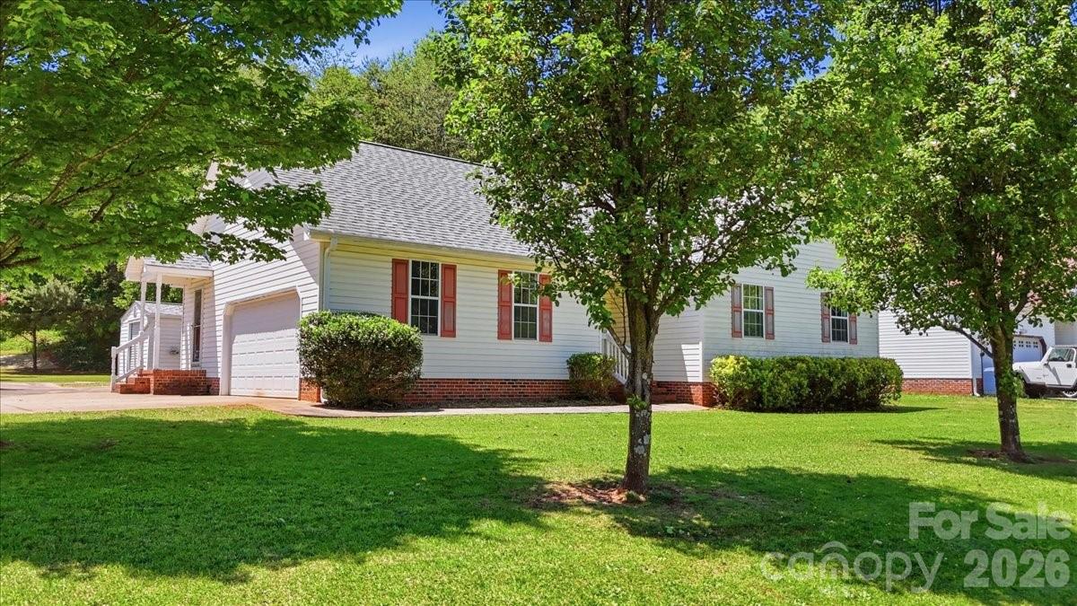 411 Patio Road — Easley