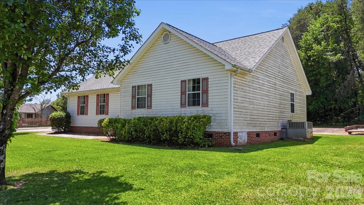 411 Patio Road — Easley