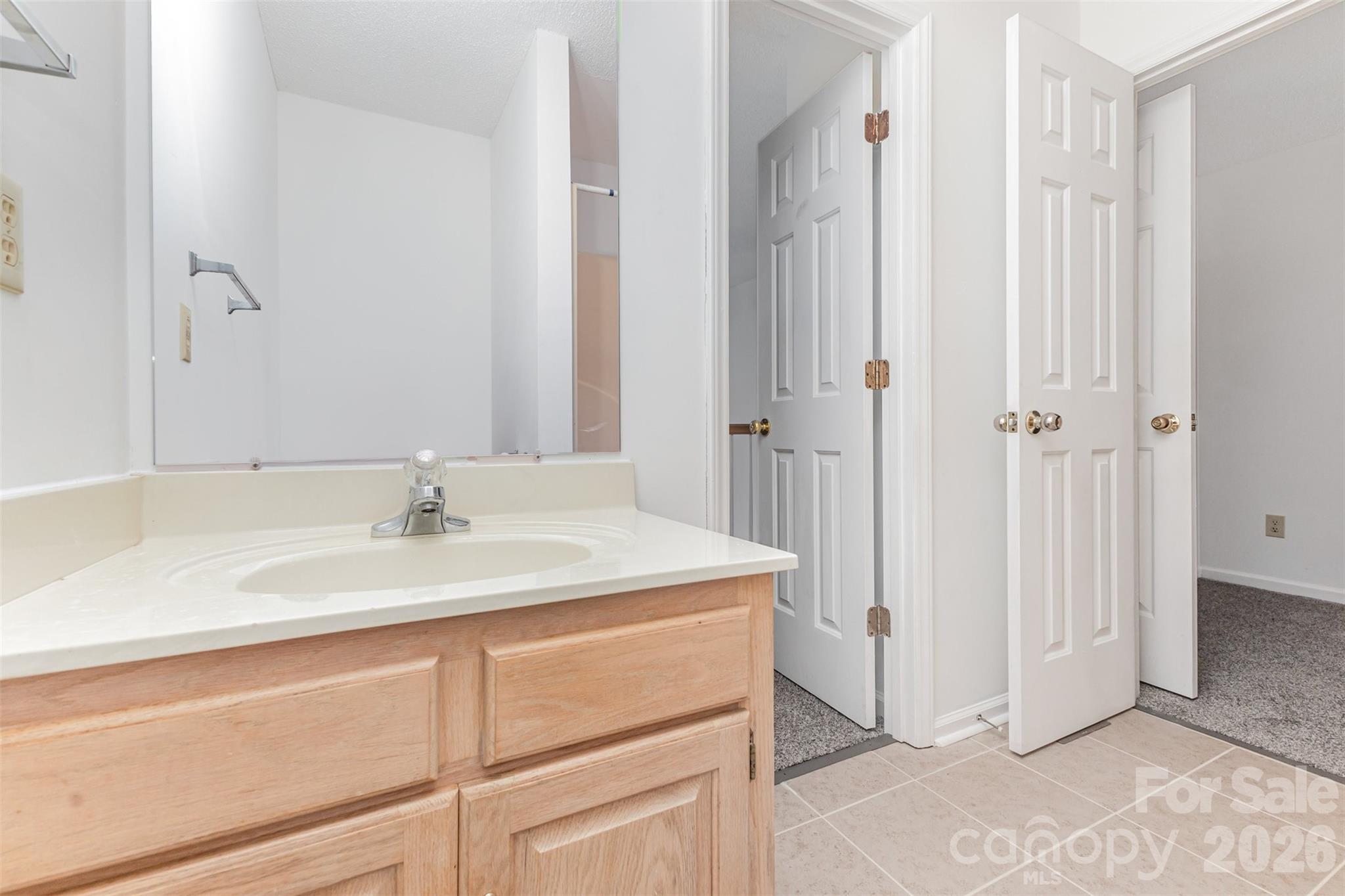 570 29th Avenue Drive NW — Hickory