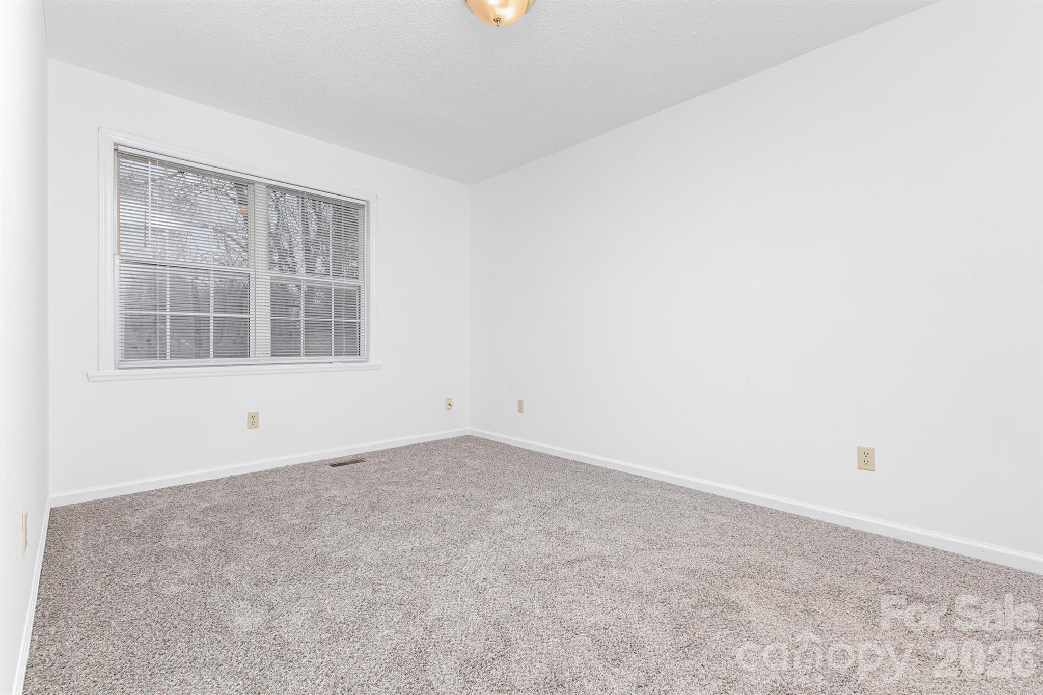 570 29th Avenue Drive NW — Hickory
