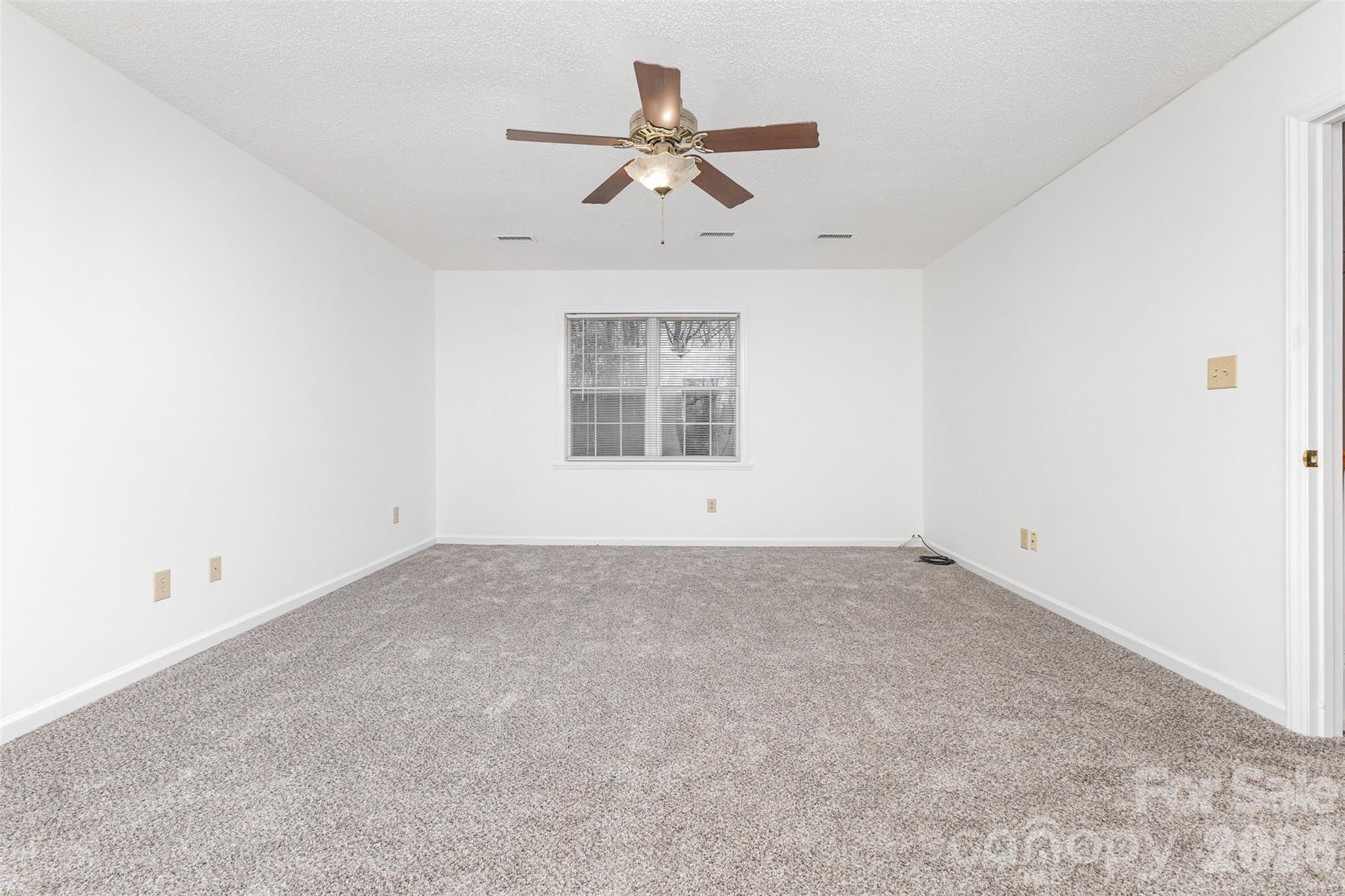 570 29th Avenue Drive NW — Hickory