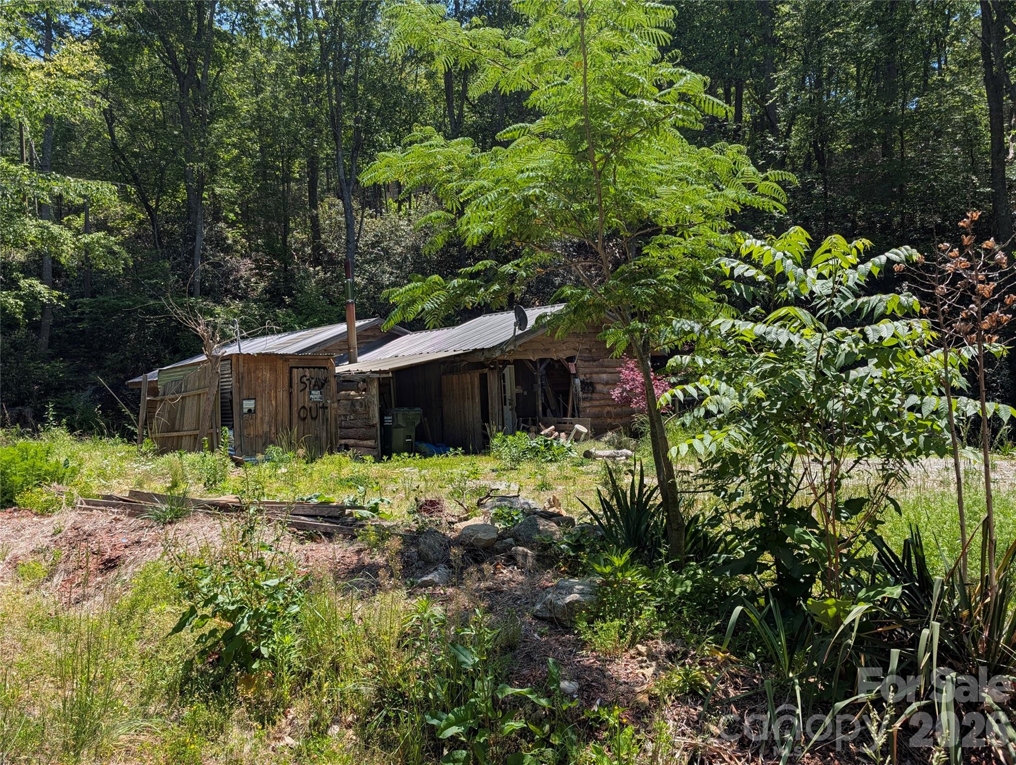 1034 Kyles Creek Road — Hendersonville