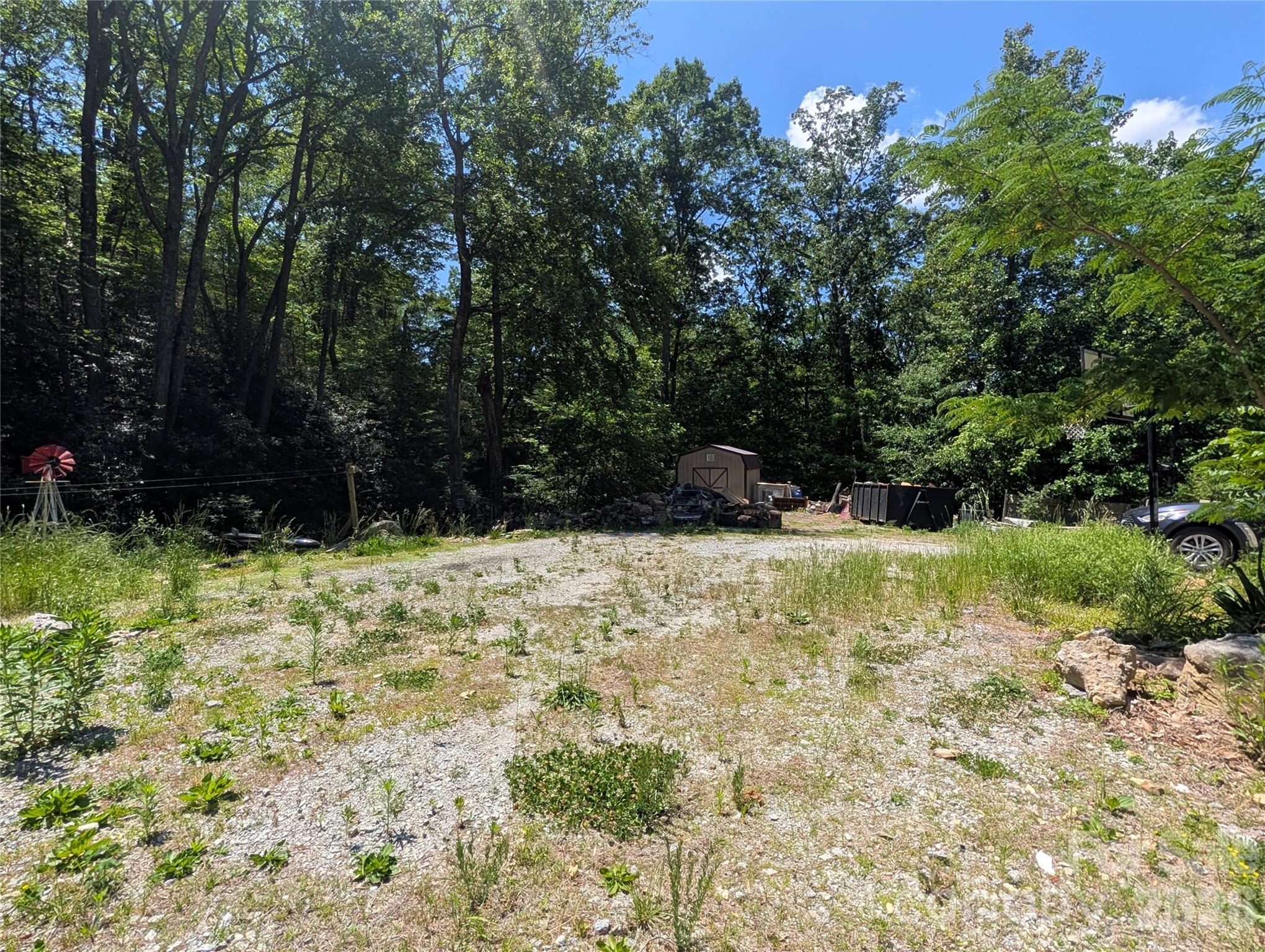 1034 Kyles Creek Road — Hendersonville