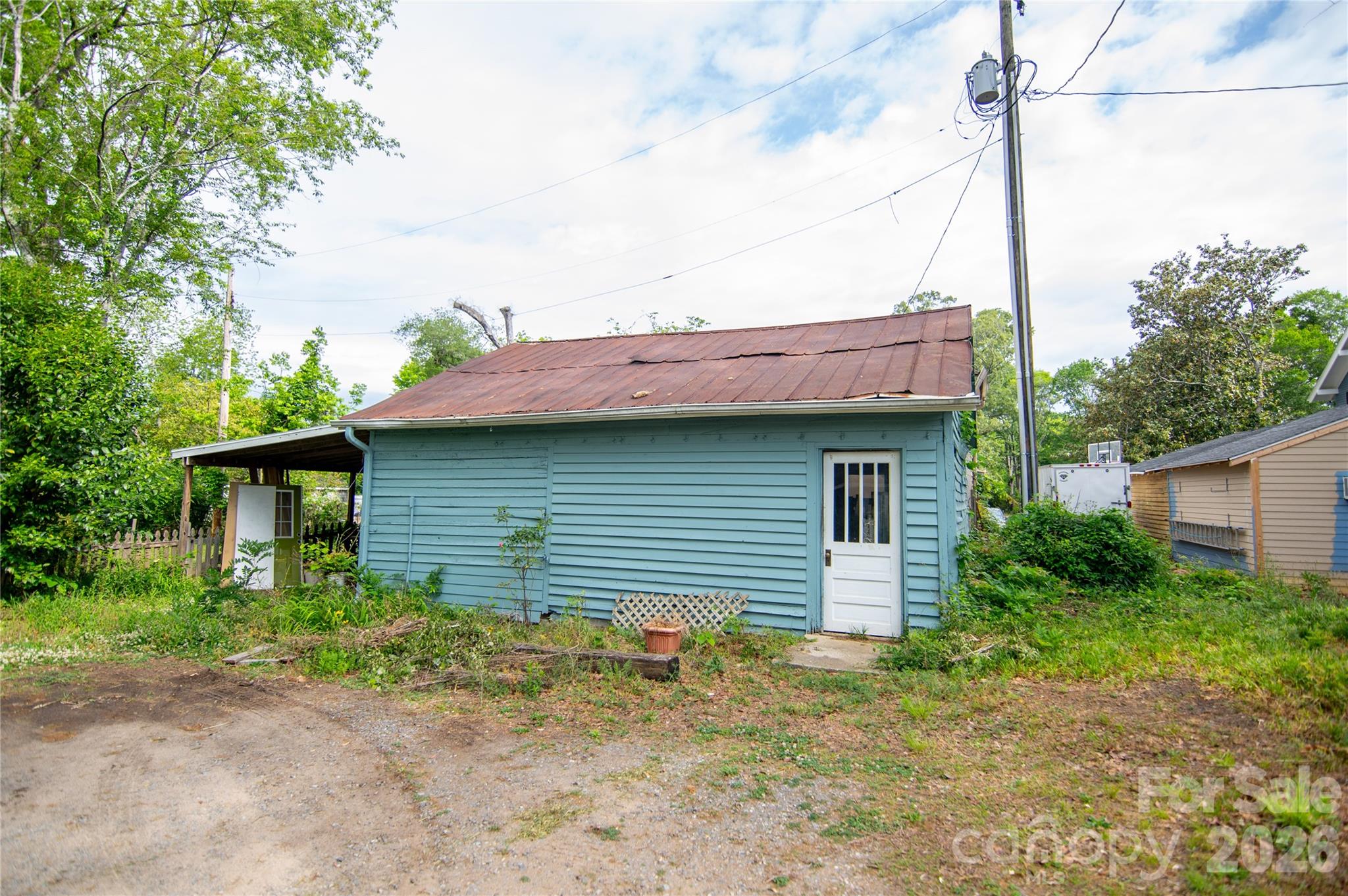 600 W Warren Street — Shelby