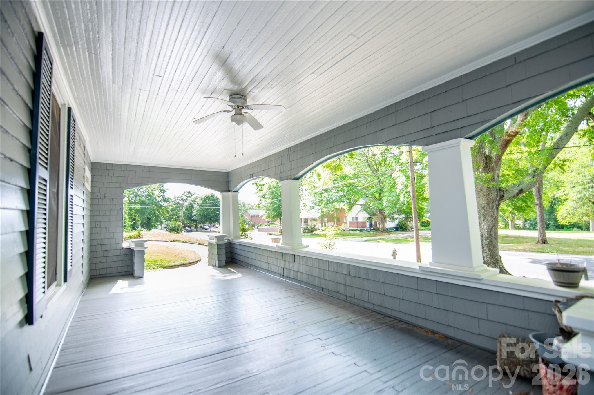 600 W Warren Street — Shelby