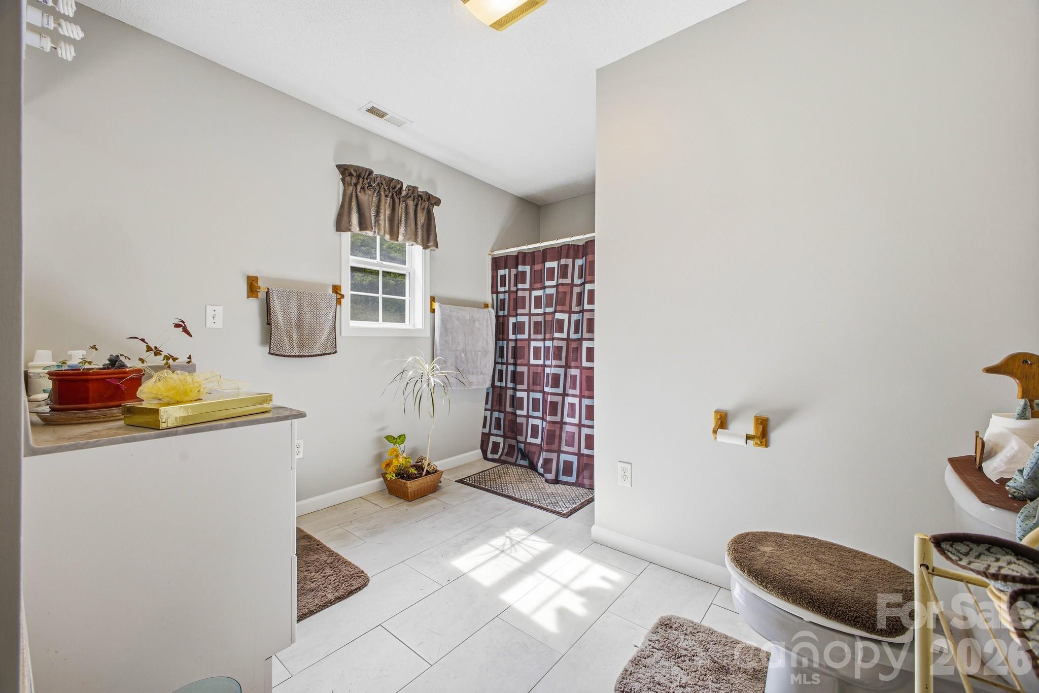 48 Open Range Drive — Barnardsville
