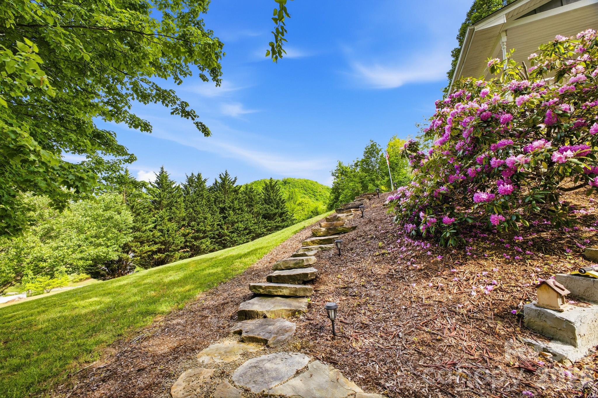 48 Open Range Drive — Barnardsville