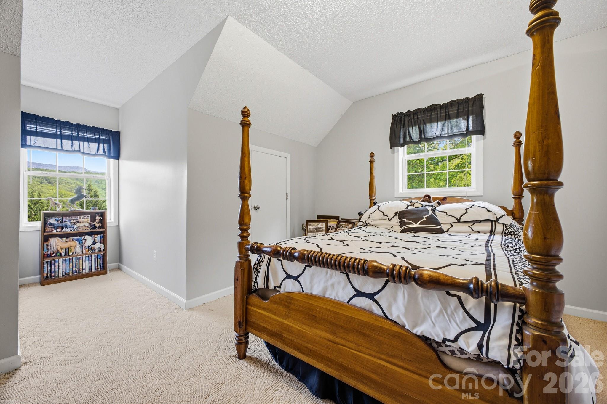 48 Open Range Drive — Barnardsville