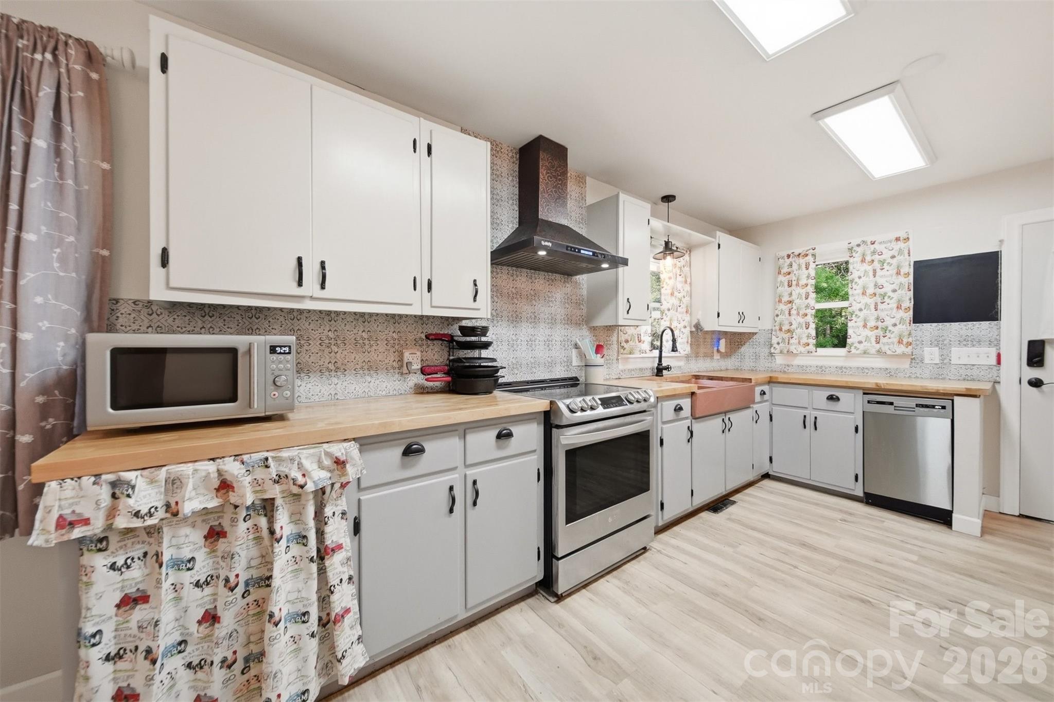 1108 Delwood Drive SW — Lenoir