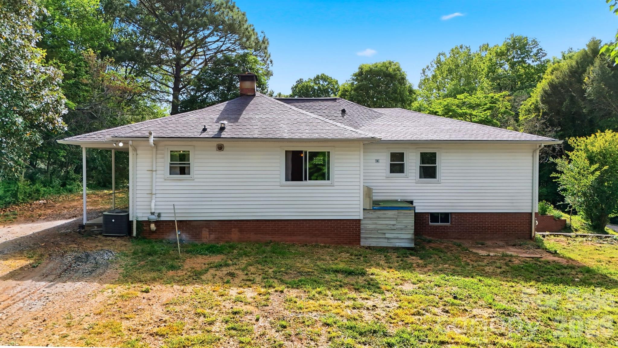 1108 Delwood Drive SW — Lenoir