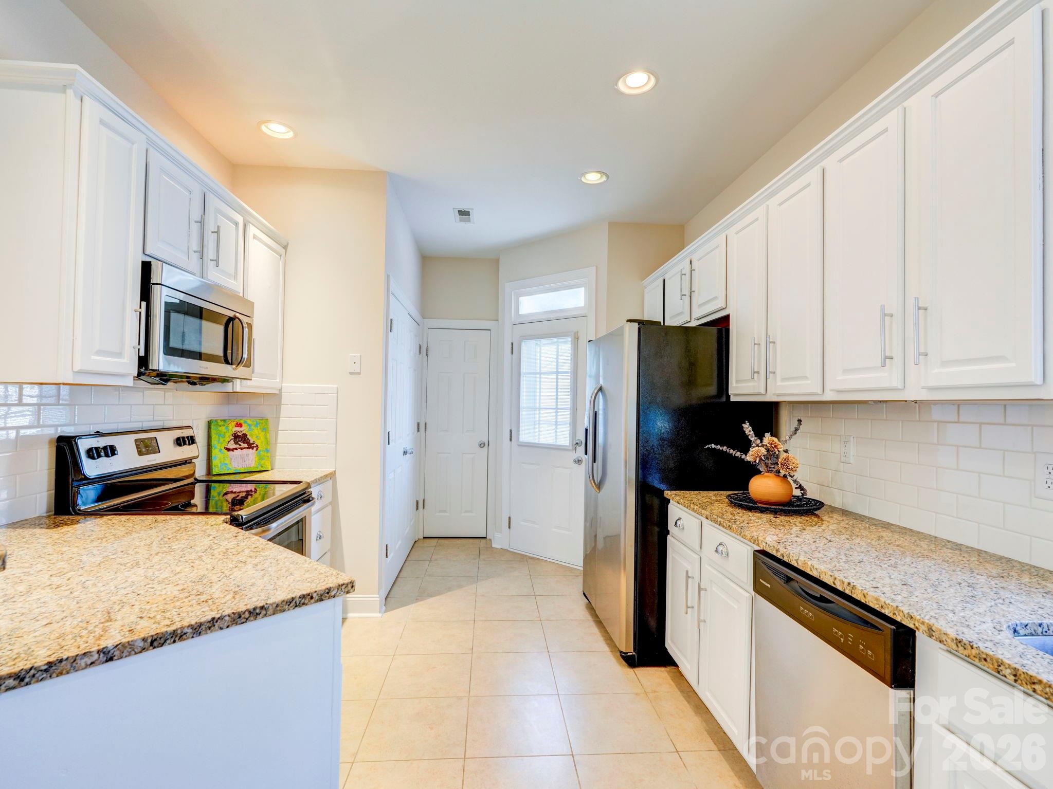 2025 Gable Way Lane — Matthews