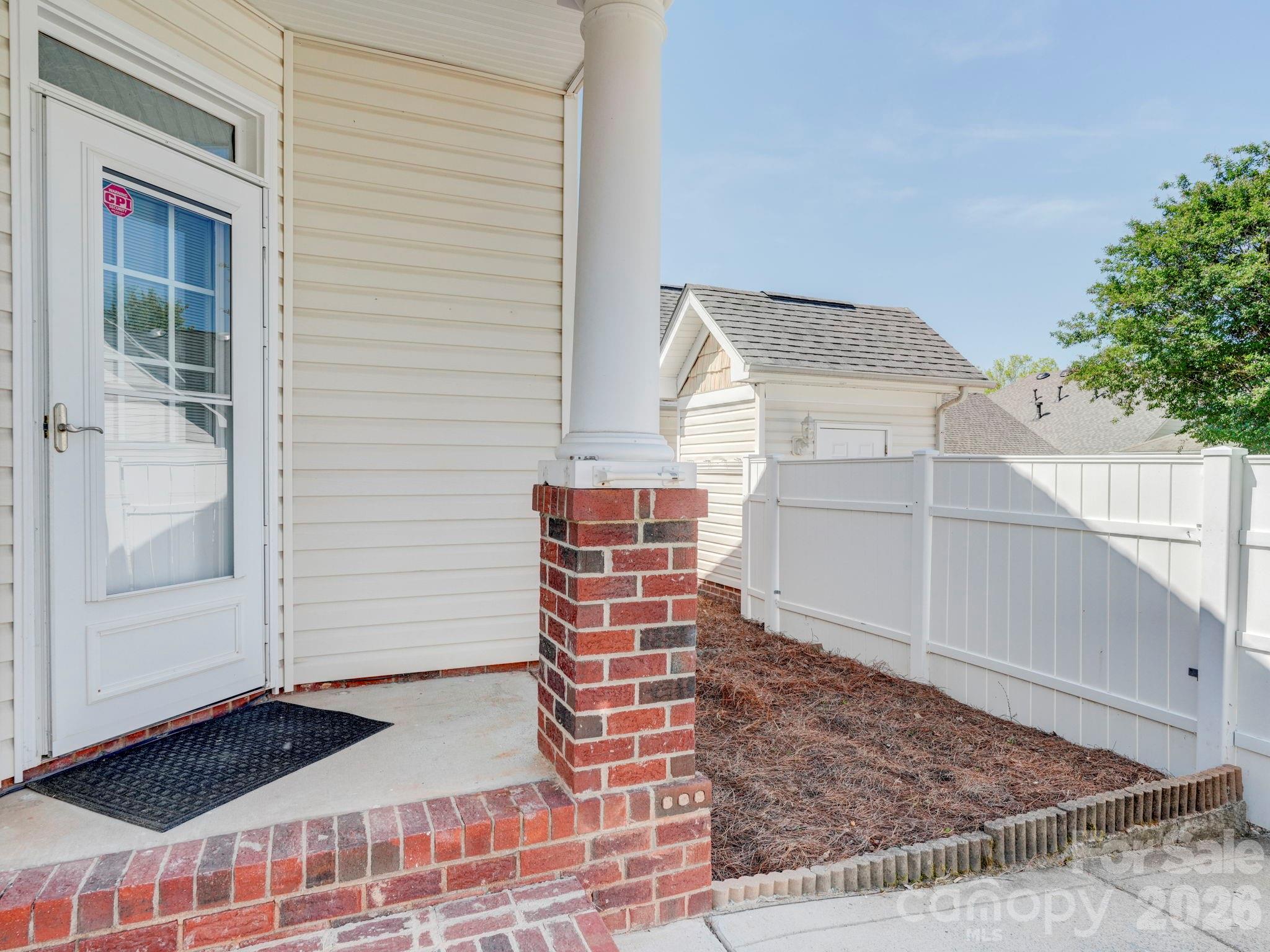 2025 Gable Way Lane — Matthews