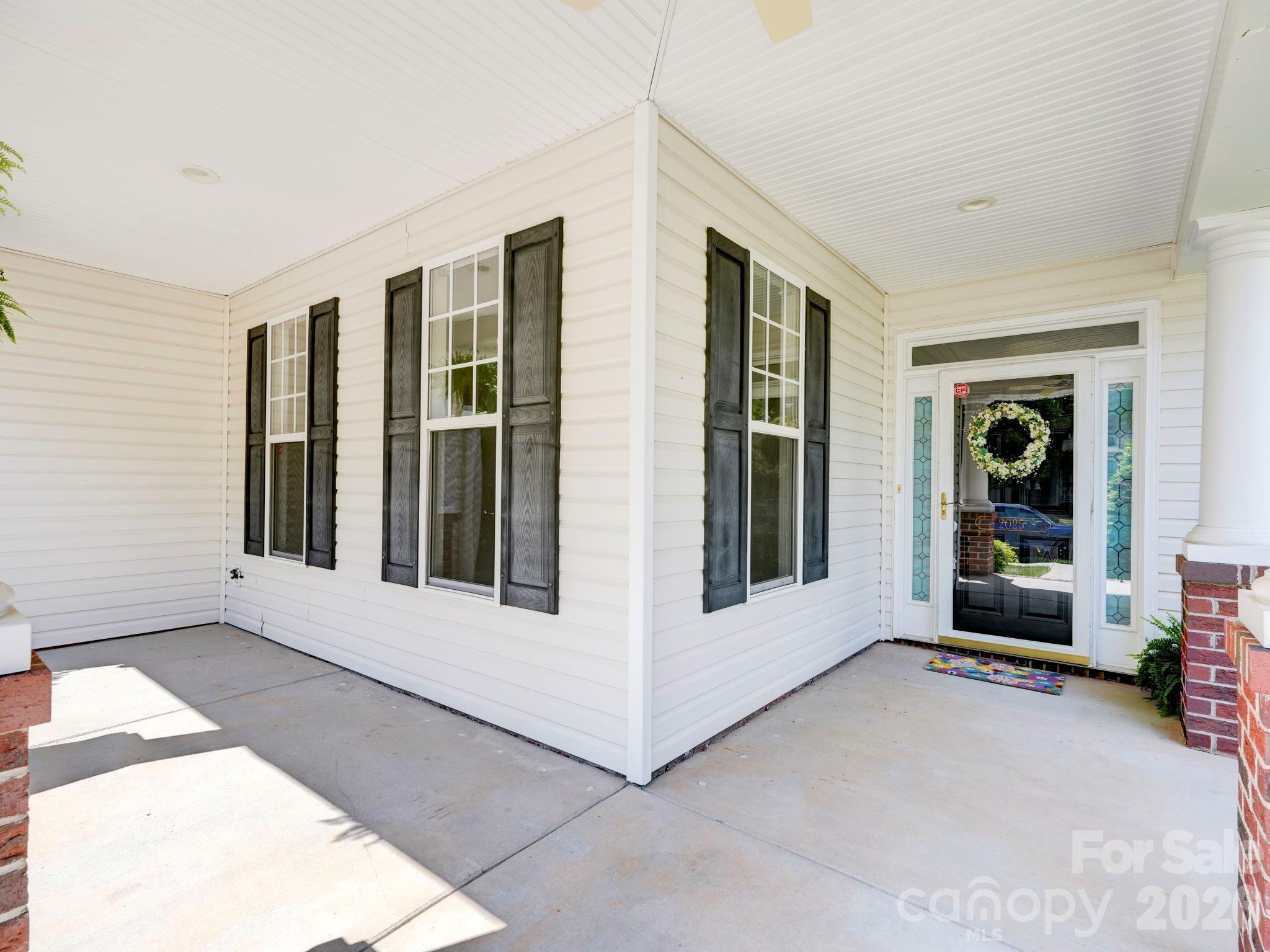 2025 Gable Way Lane — Matthews