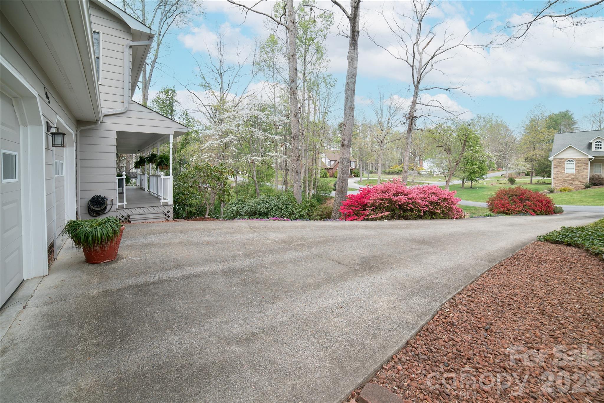 105 Horse Shoe Lane — Morganton
