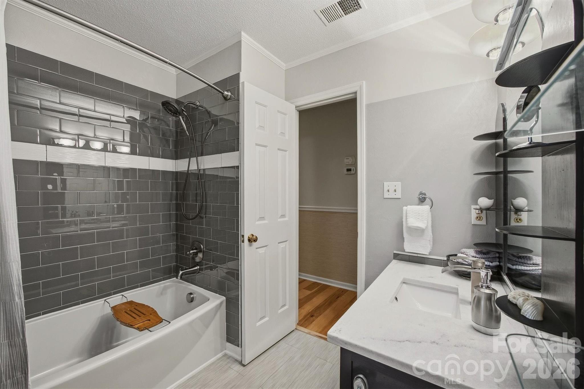 105 Horse Shoe Lane — Morganton