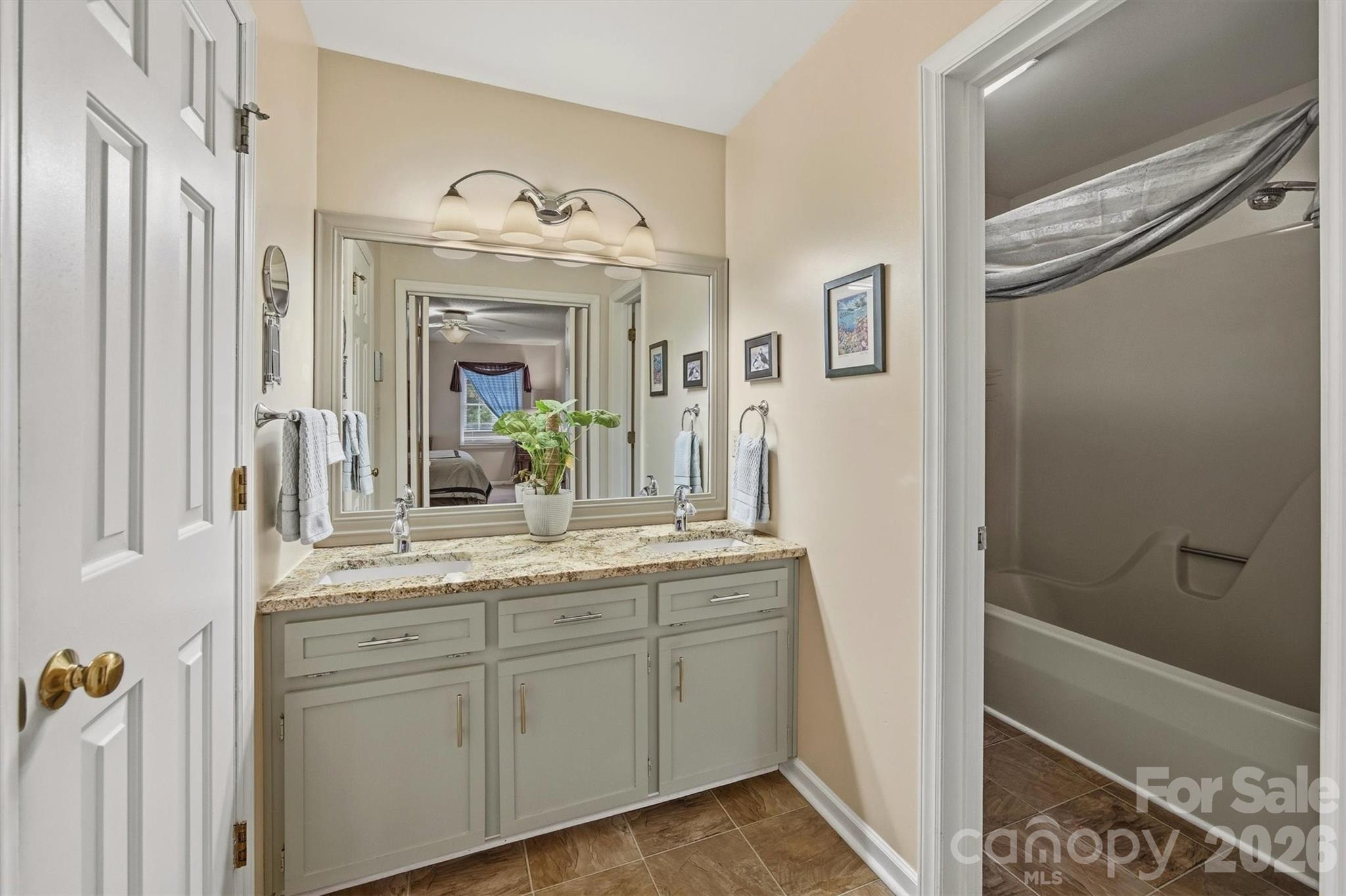 105 Horse Shoe Lane — Morganton