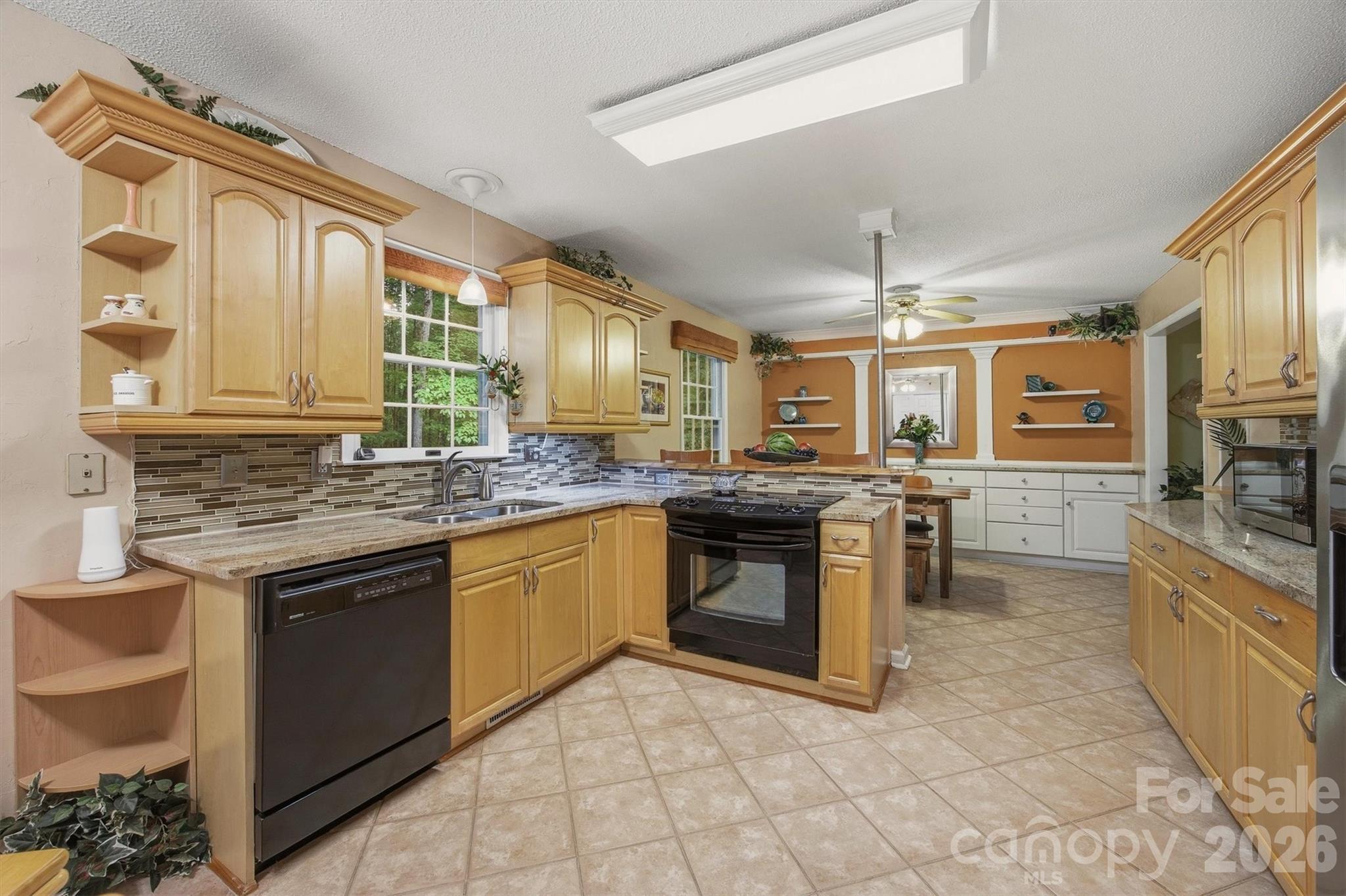 105 Horse Shoe Lane — Morganton