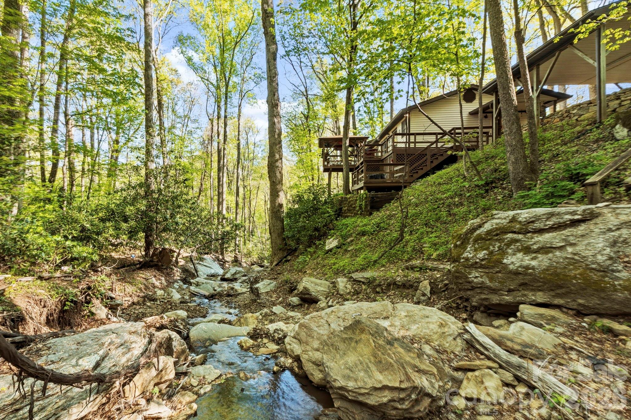6 Gold Finch Lane — Maggie Valley