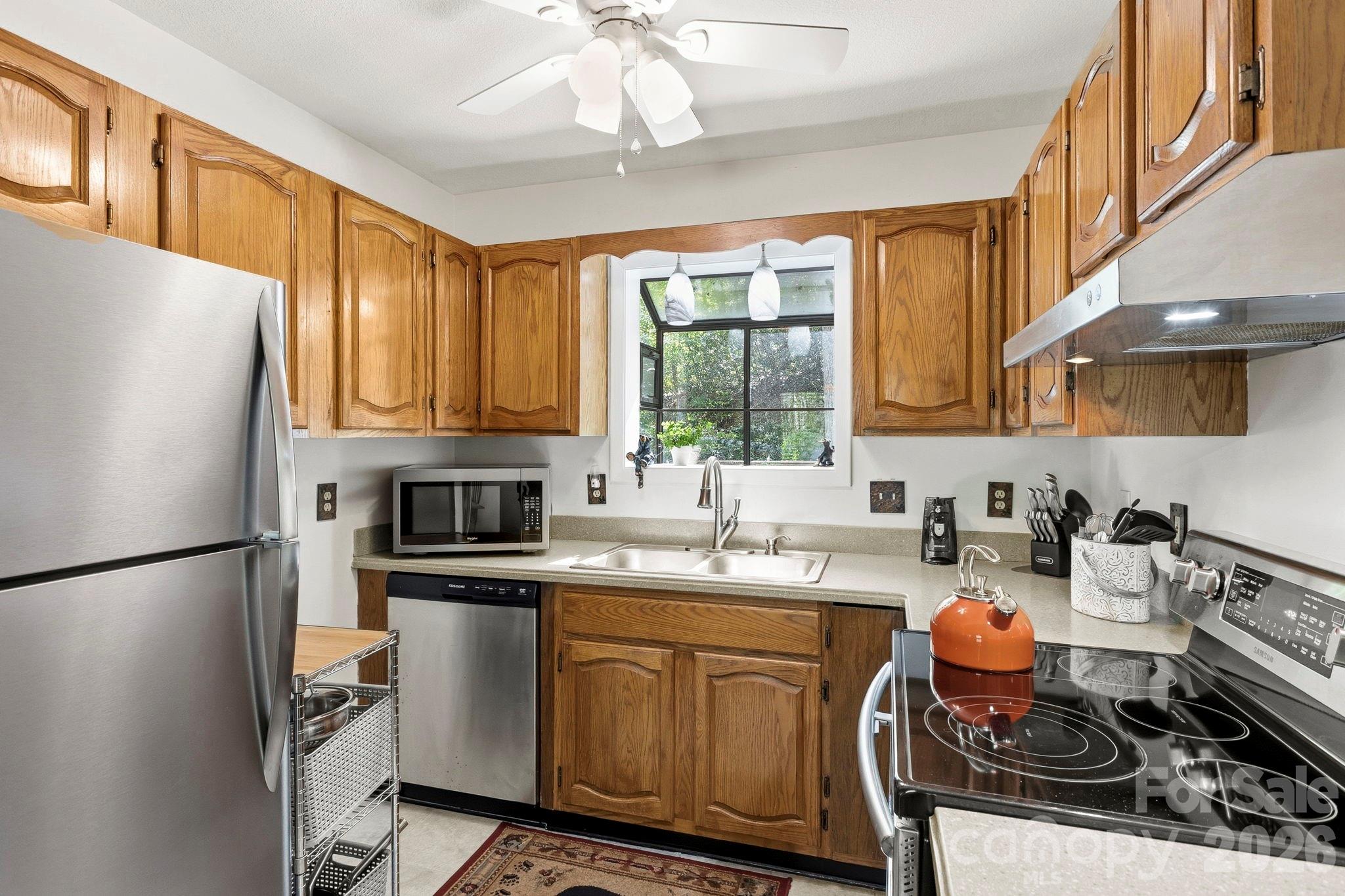 6 Gold Finch Lane — Maggie Valley