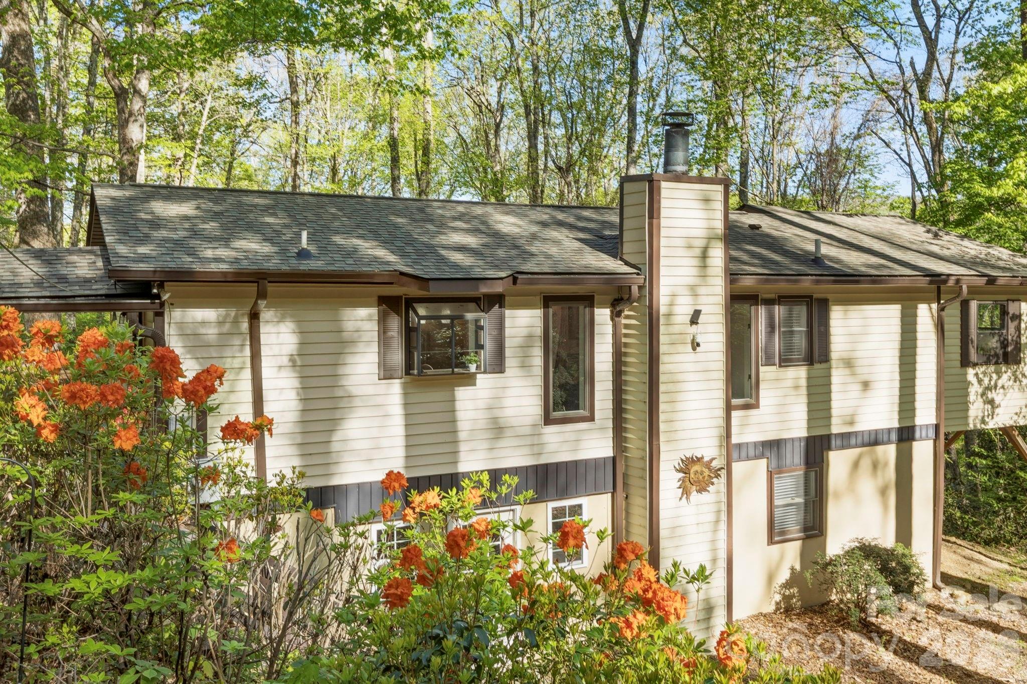 6 Gold Finch Lane — Maggie Valley