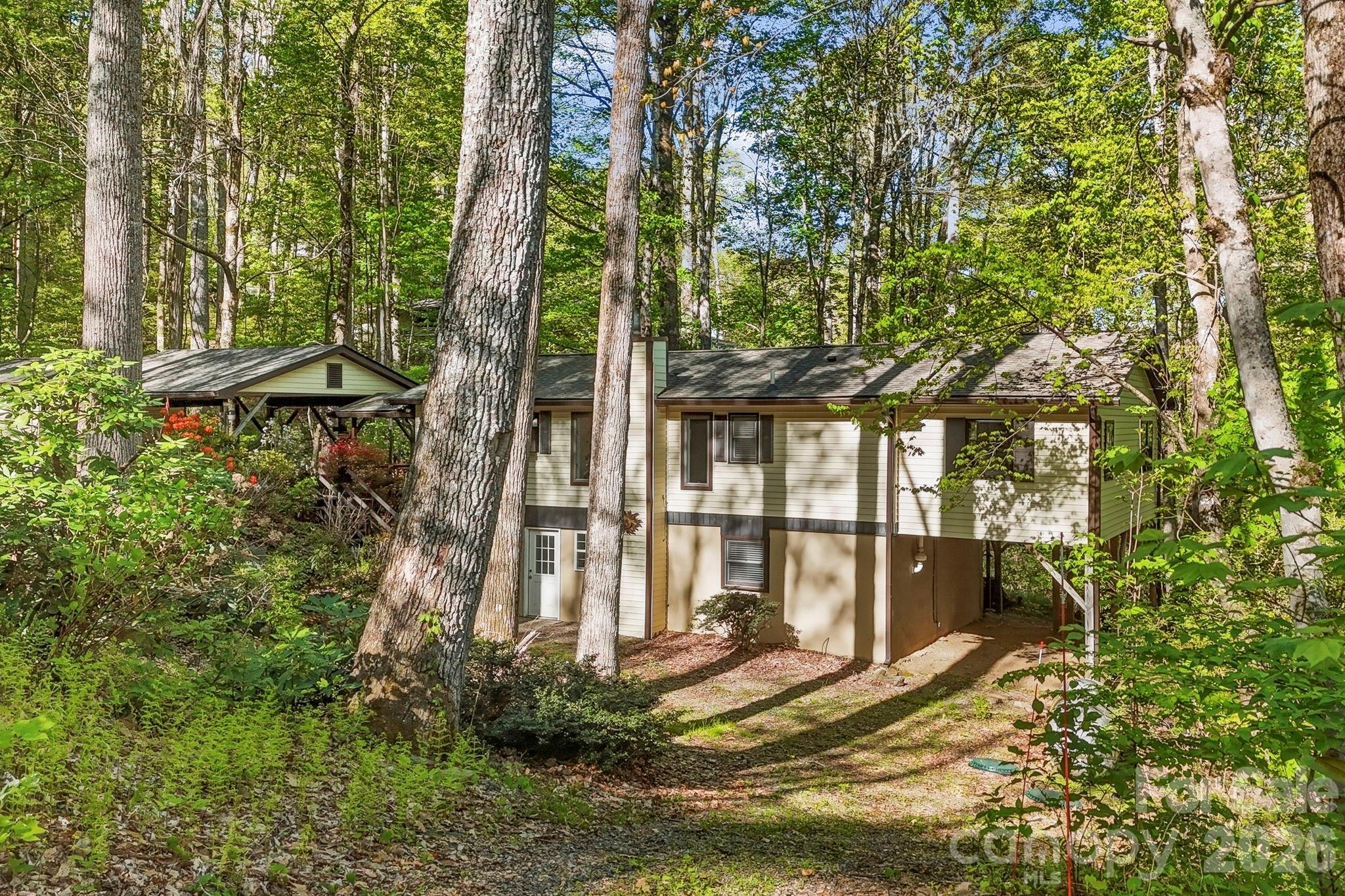 6 Gold Finch Lane — Maggie Valley