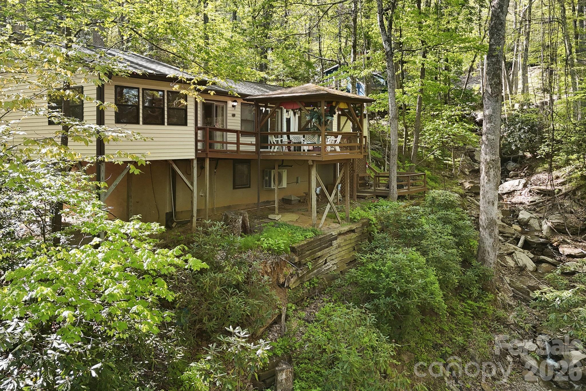 6 Gold Finch Lane — Maggie Valley