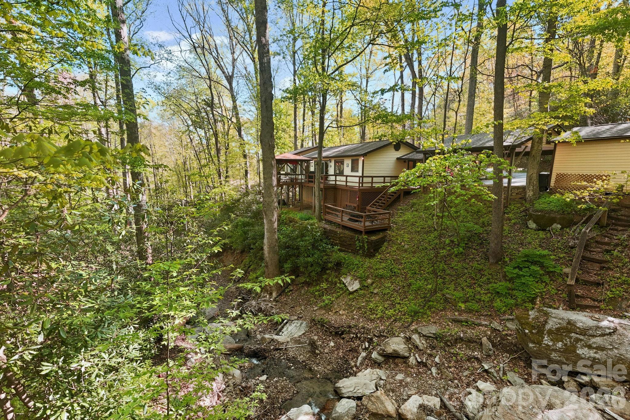 6 Gold Finch Lane — Maggie Valley