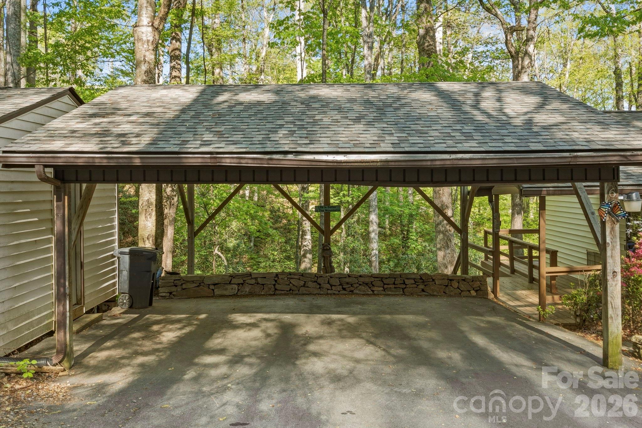 6 Gold Finch Lane — Maggie Valley