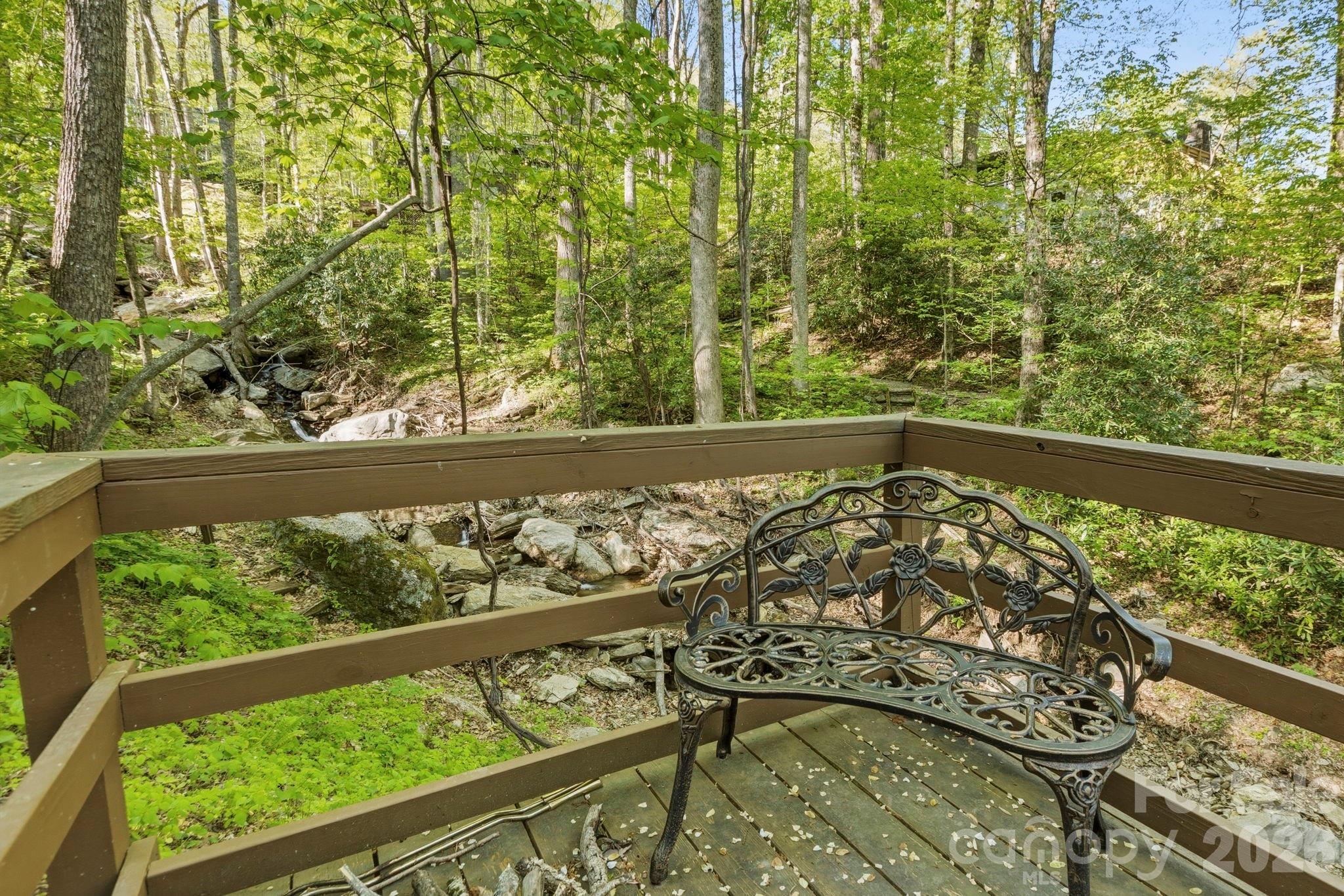 6 Gold Finch Lane — Maggie Valley