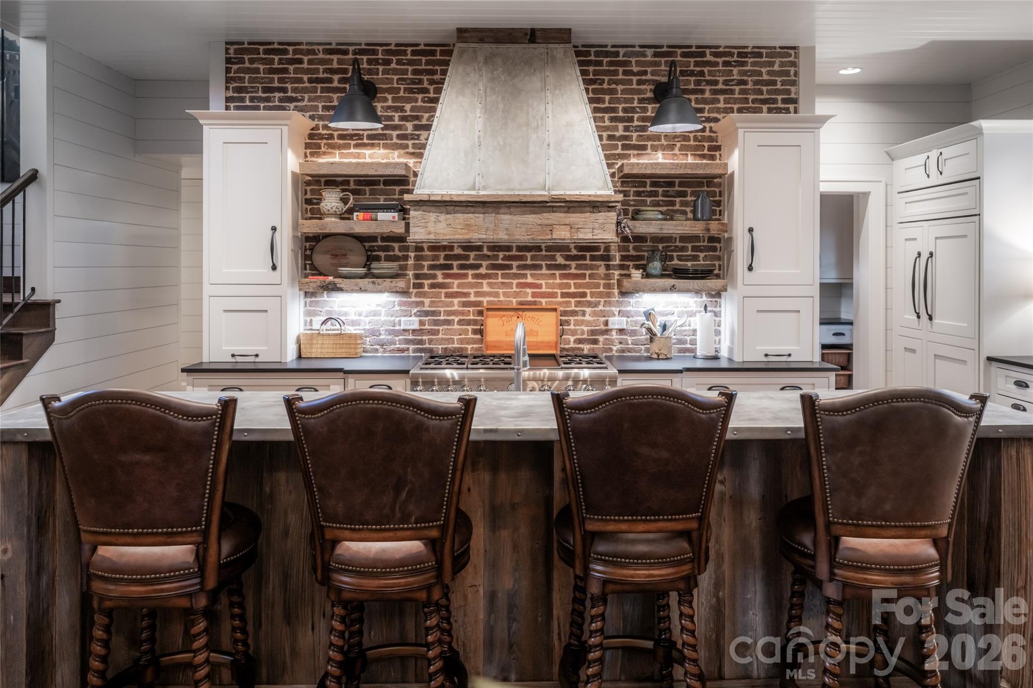 18 Fairsted Drive — Asheville